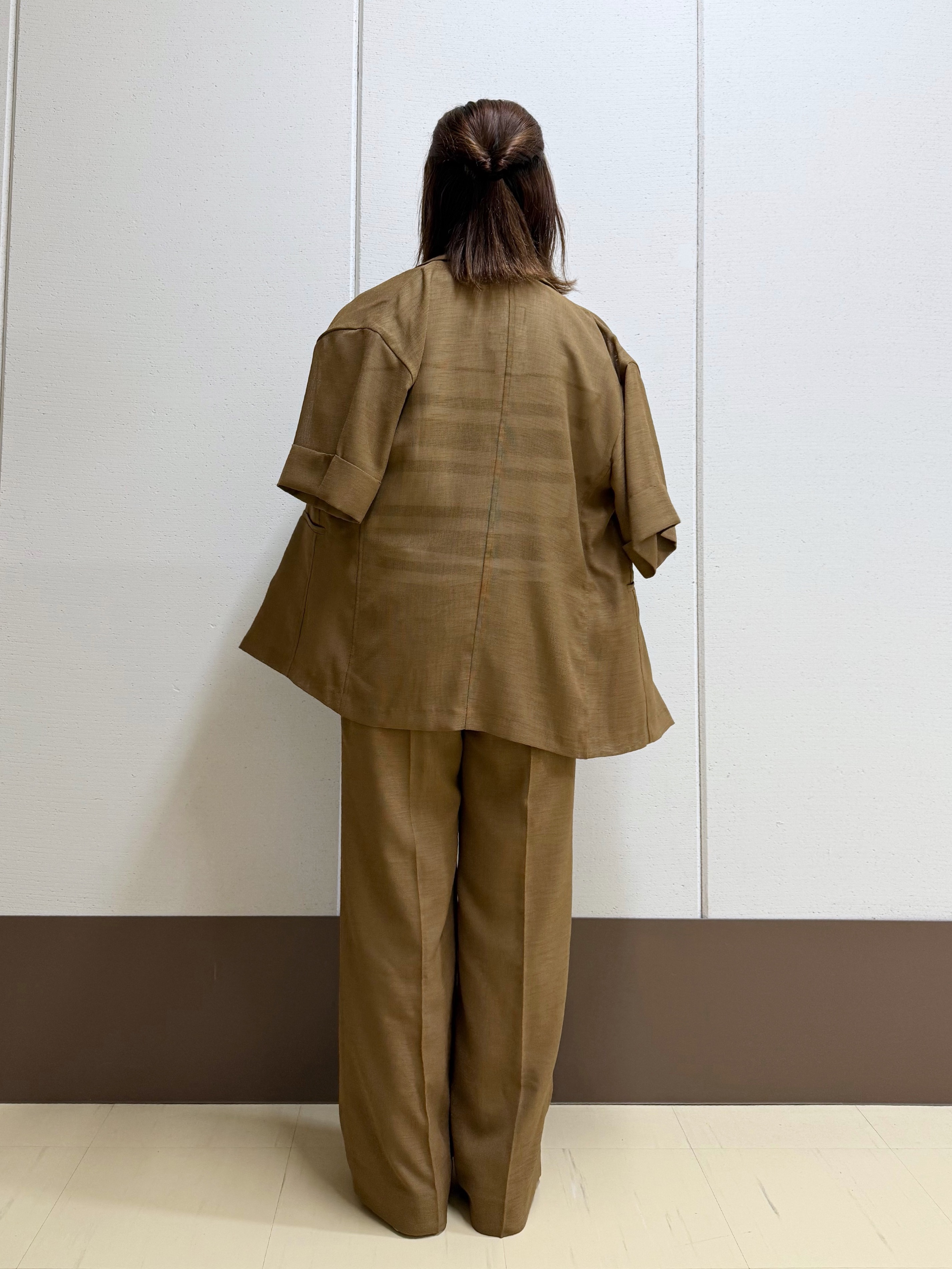 Rikoさんの「INDIVI｜【洗える】ガーター編みVネックニットT」を使ったコーディネート