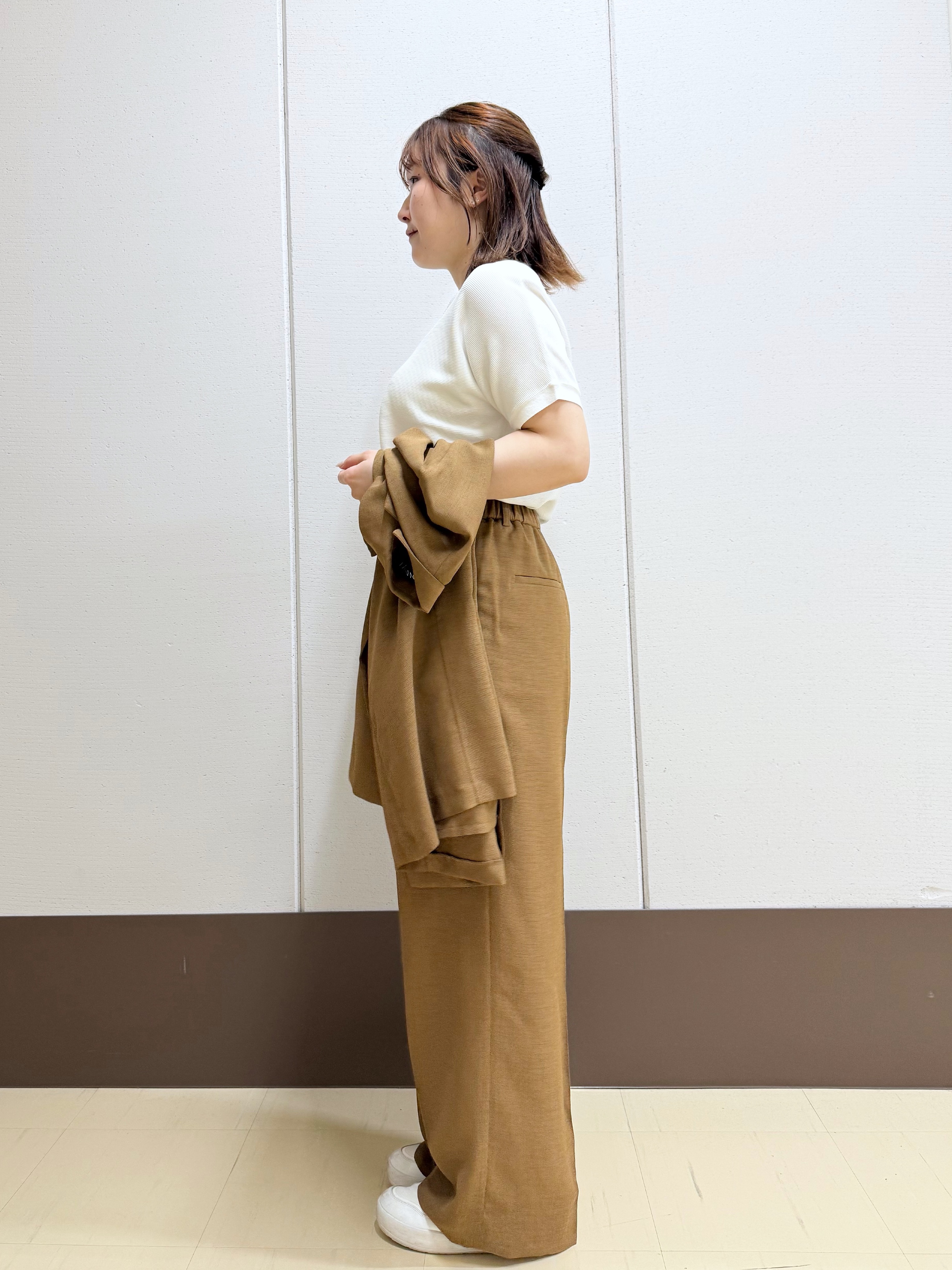 Rikoさんの「INDIVI｜【洗える】ガーター編みVネックニットT」を使ったコーディネート