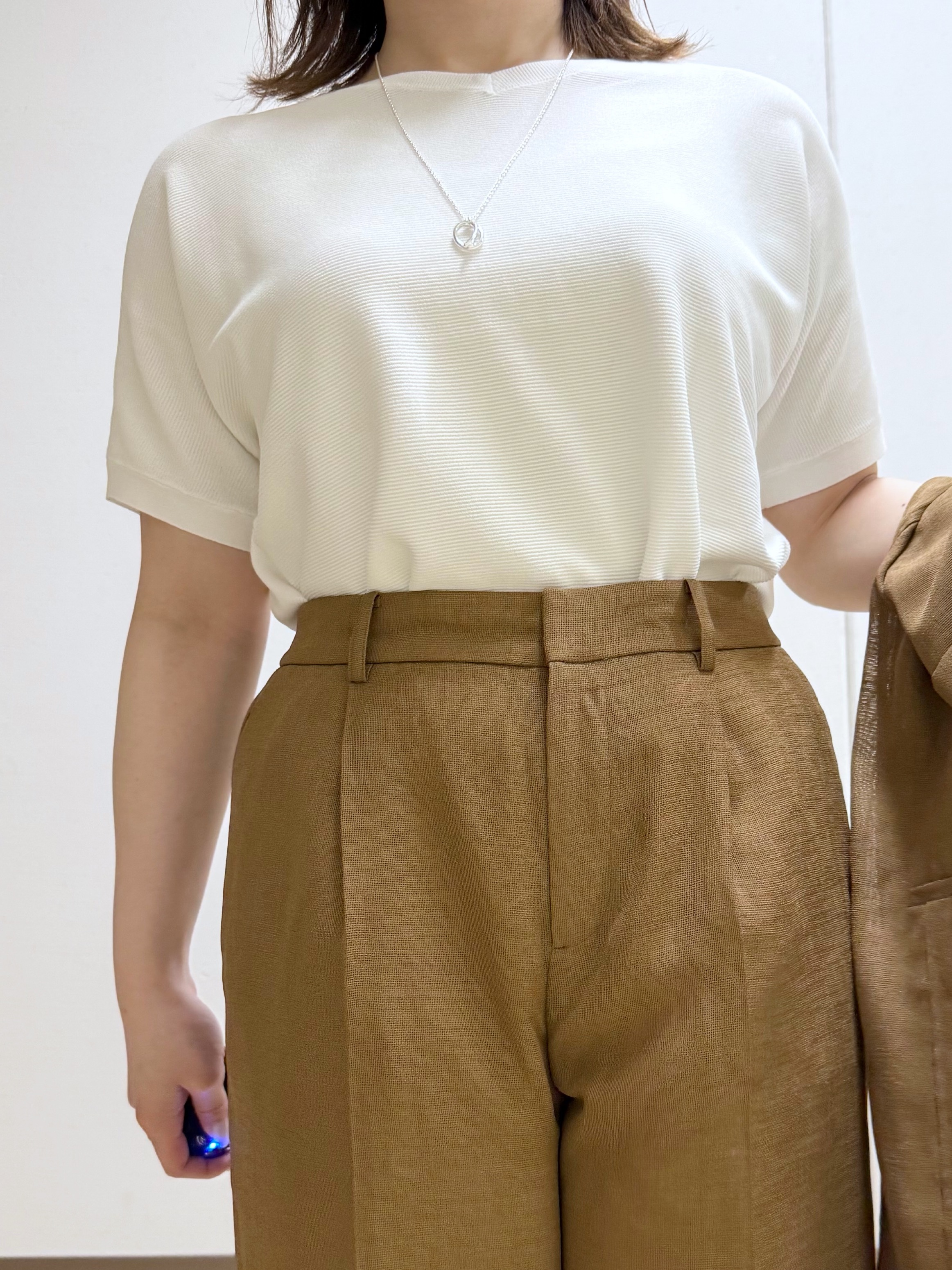 Rikoさんの「INDIVI｜【洗える】ガーター編みVネックニットT」を使ったコーディネート