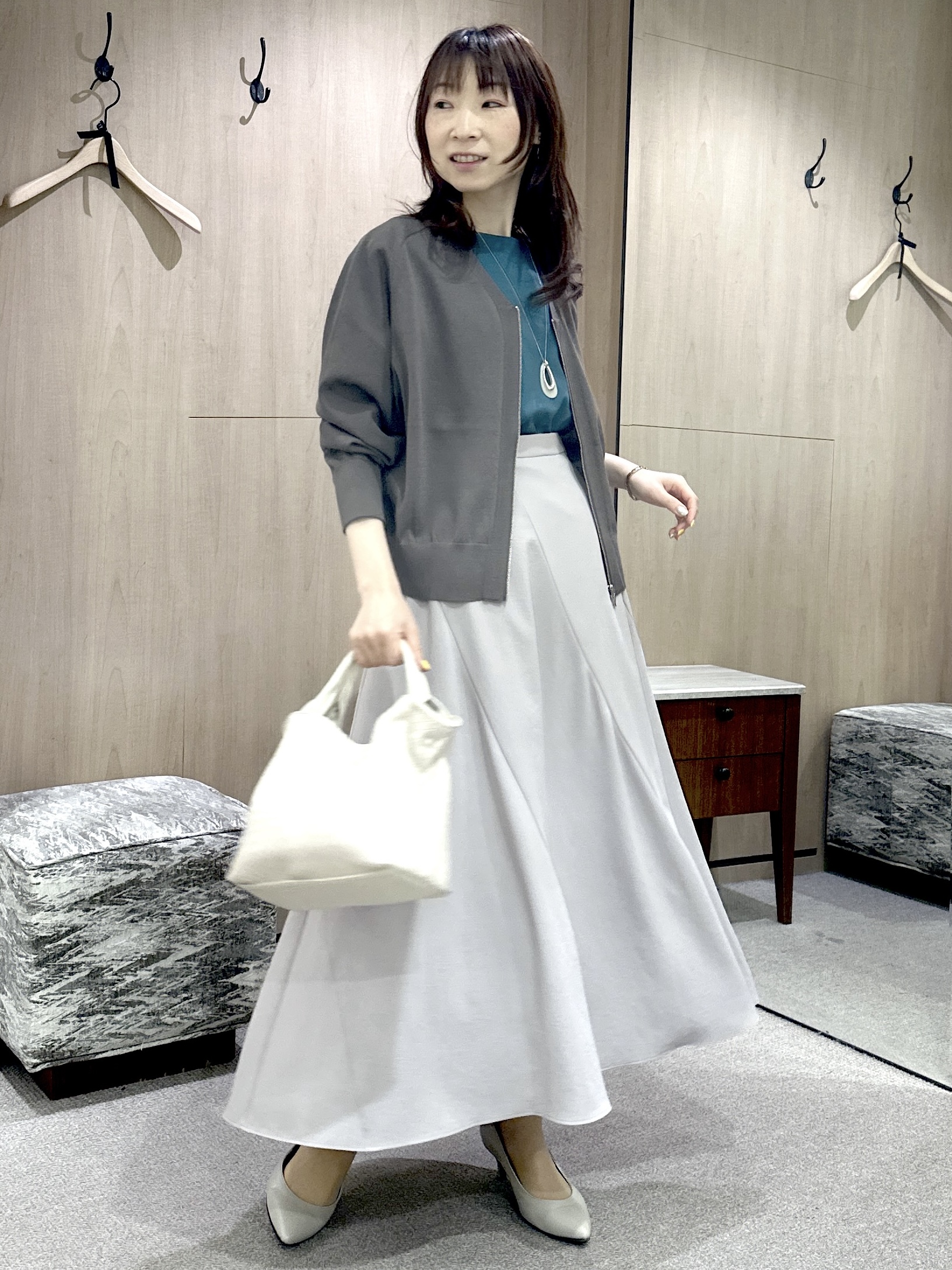 Miwaさんの「UNTITLED｜【アンサンブル可/日除け・冷房対策】シアーレーヨンZIPカーディガン」を使ったコーディネート