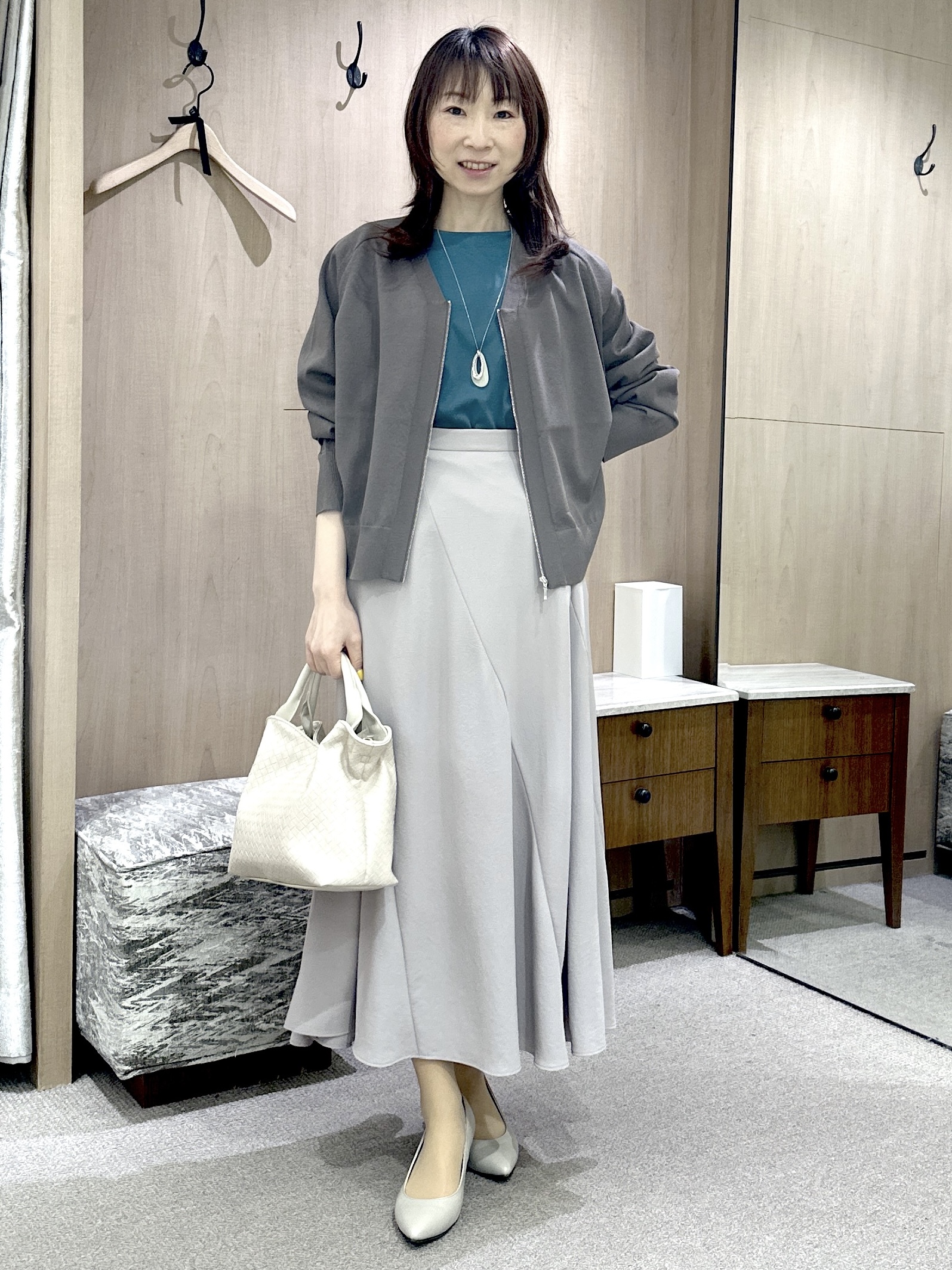 Miwaさんの「UNTITLED｜【アンサンブル可/日除け・冷房対策】シアーレーヨンZIPカーディガン」を使ったコーディネート