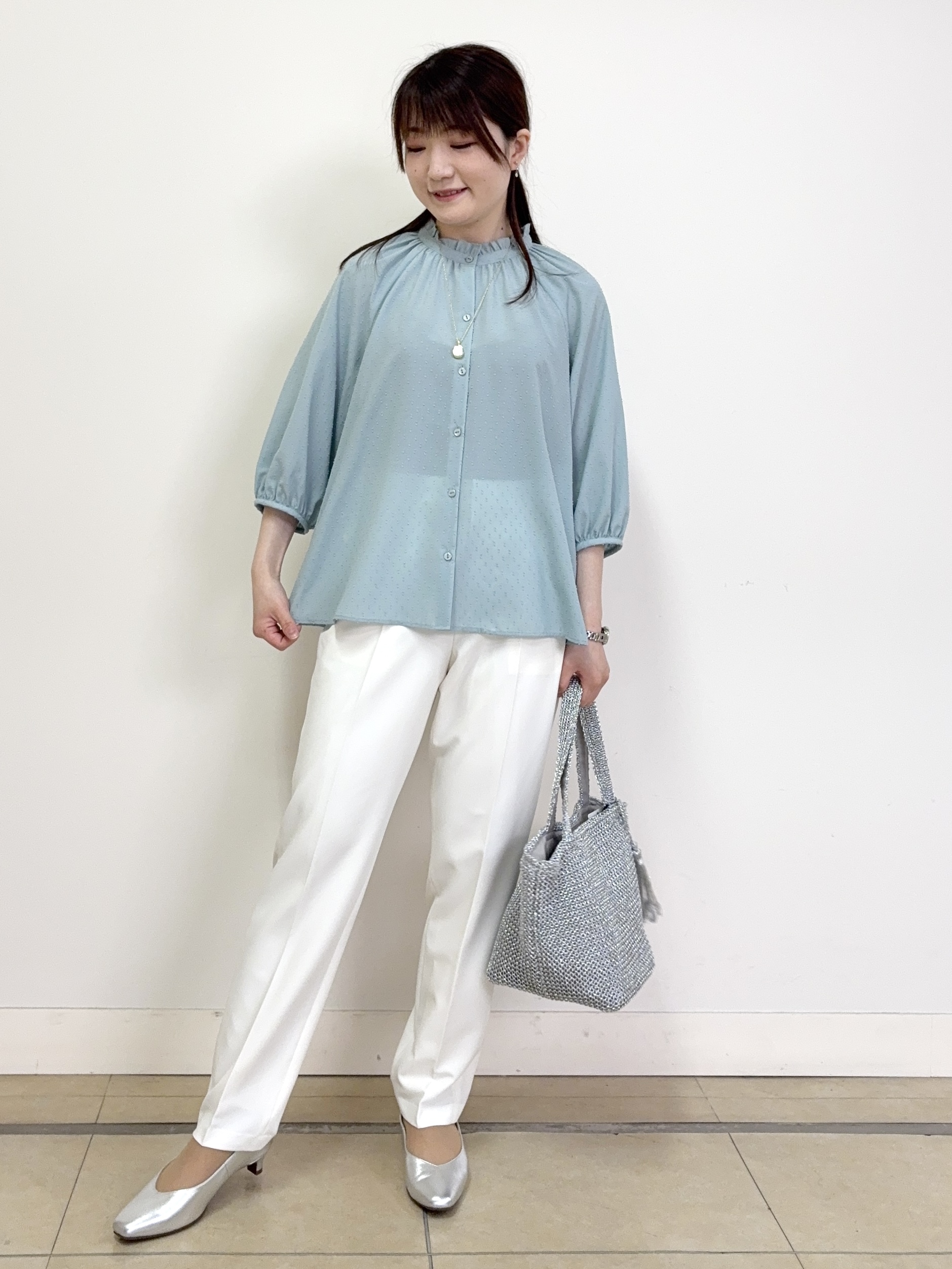 mikiさんの「Reflect｜フロントボタンデザインブラウス」を使ったコーディネート