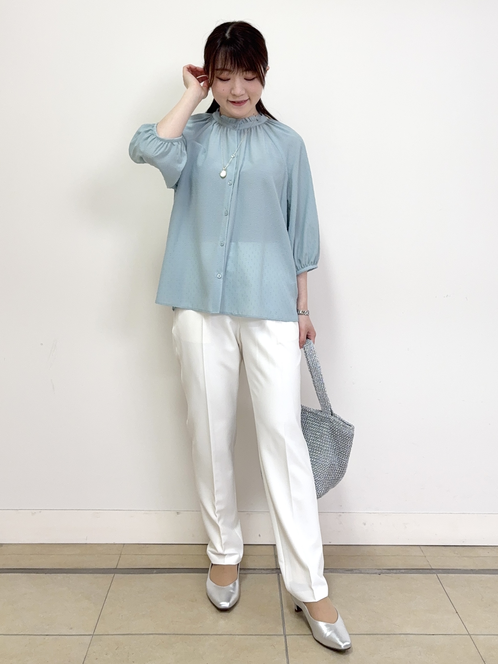 mikiさんの「Reflect｜フロントボタンデザインブラウス」を使ったコーディネート