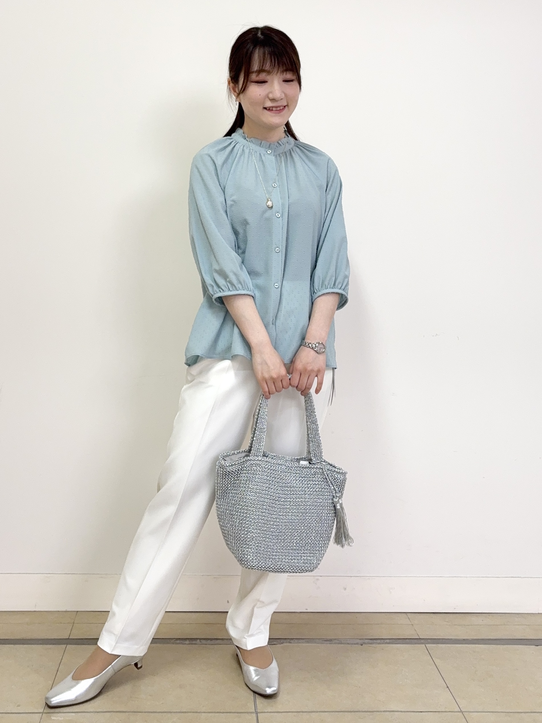 mikiさんの「Reflect｜フロントボタンデザインブラウス」を使ったコーディネート
