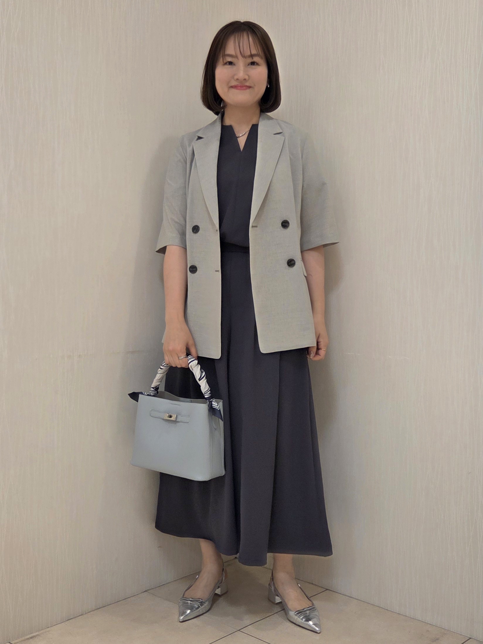 naokoさんの「UNTITLED｜【UV/接触冷感/セットアップ可】リラクシーキーVネックブラウス」を使ったコーディネート