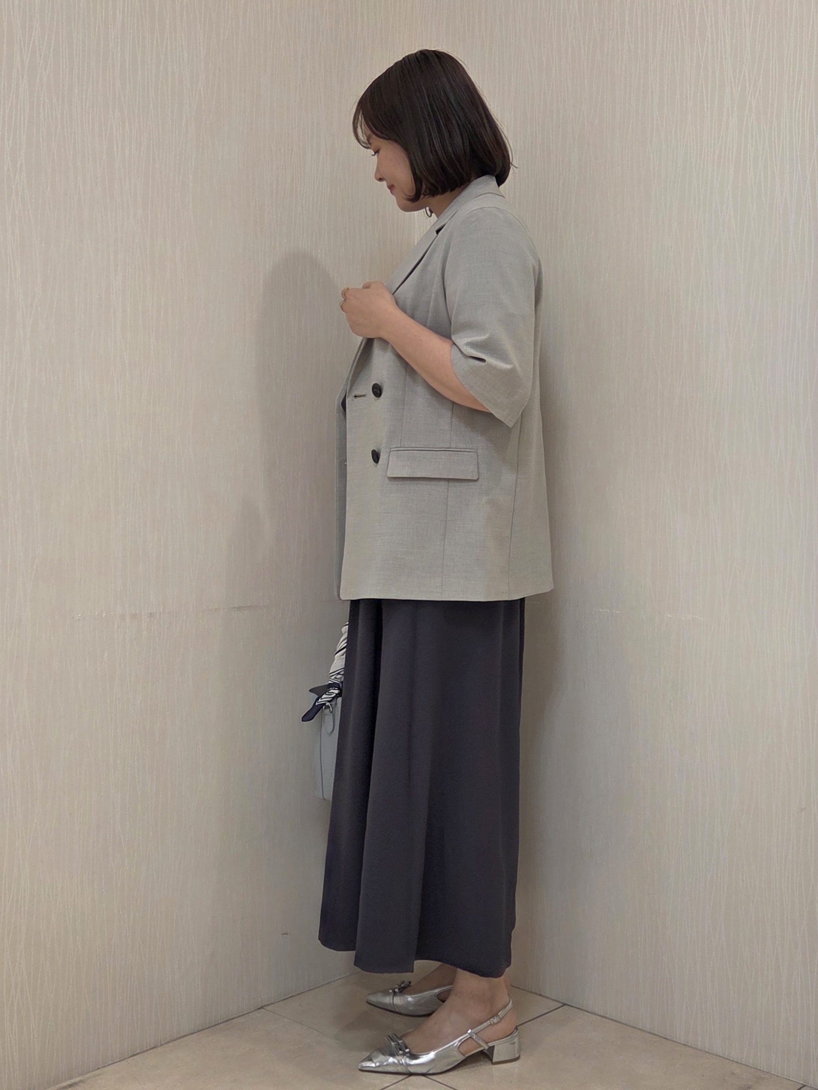 naokoさんの「UNTITLED｜【UV/接触冷感/セットアップ可】リラクシーキーVネックブラウス」を使ったコーディネート