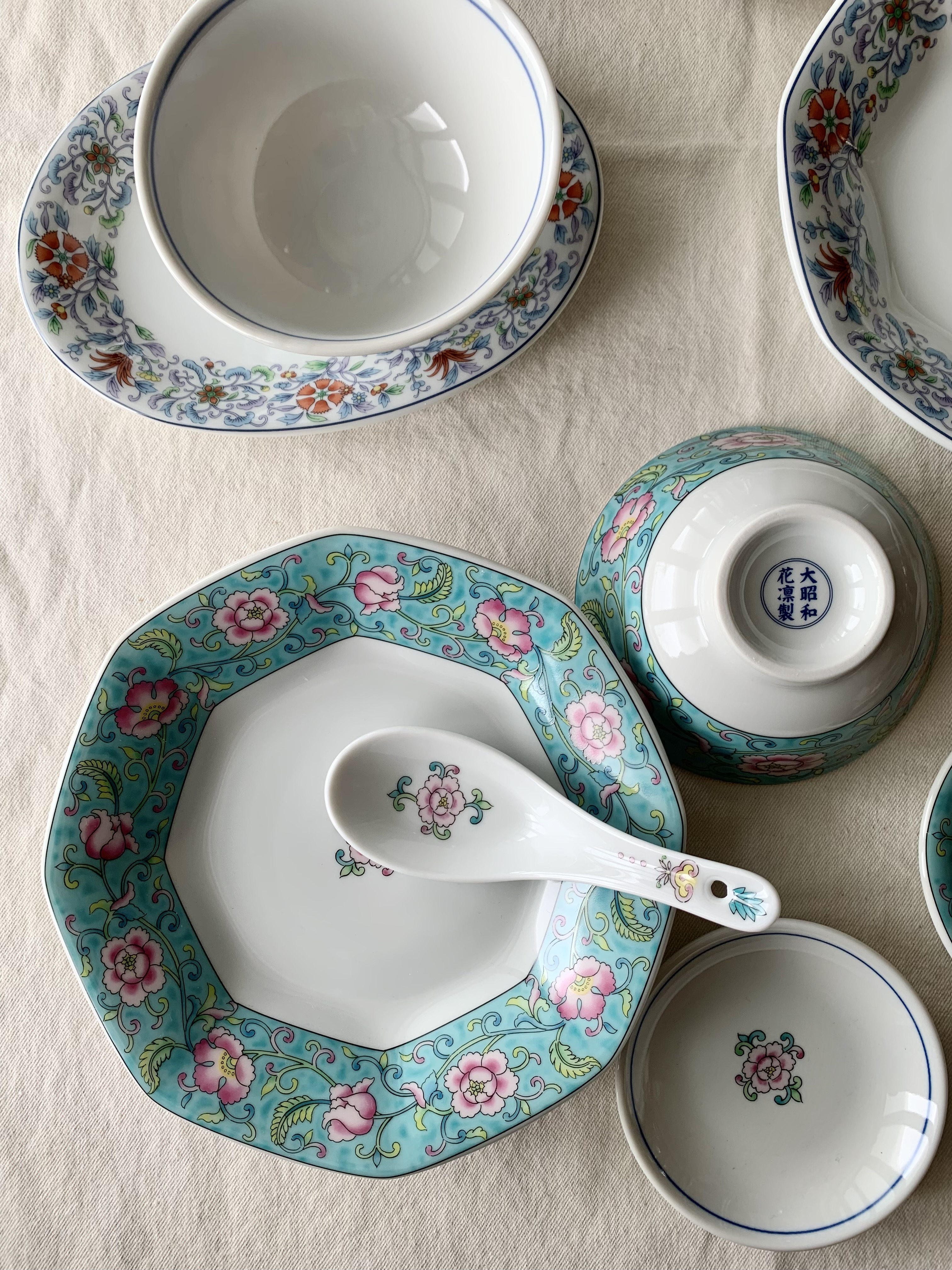 mikachoさんの「212 KITCHEN STORE｜青華唐草 小皿」を使ったコーディネート