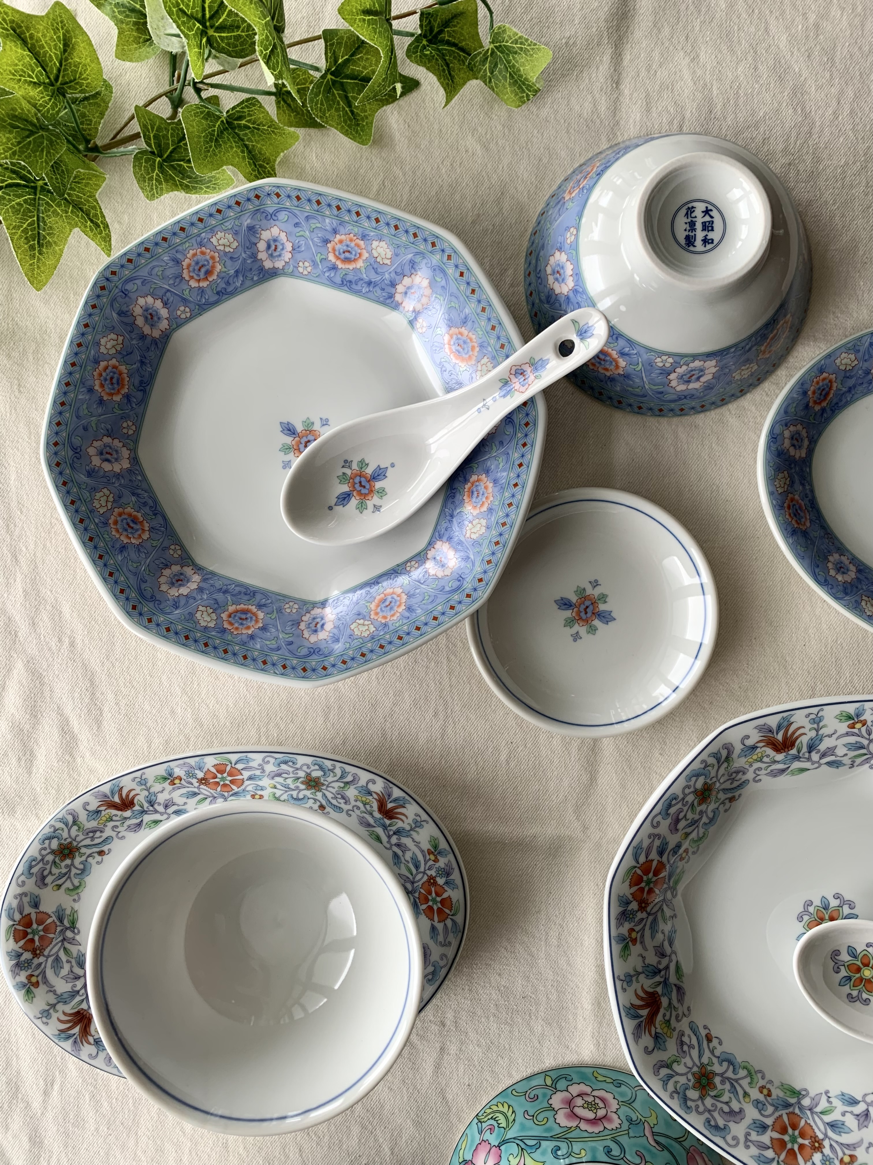 mikachoさんの「212 KITCHEN STORE｜青華唐草 小皿」を使ったコーディネート