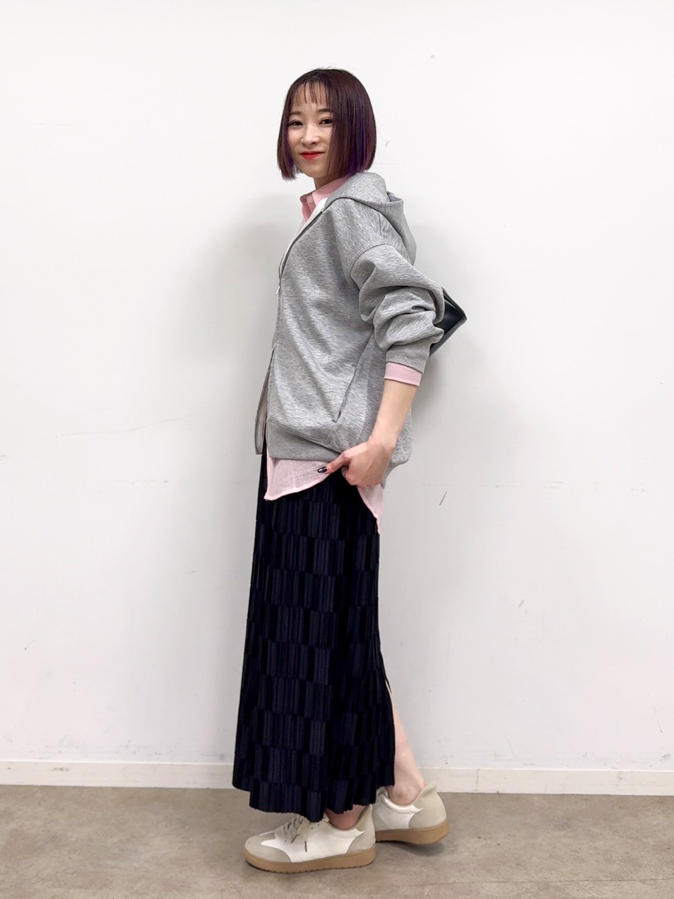 𝐜𝐡𝐢𝐤𝐚さんの「SHOO･LA･RUE｜【セットアップ可/S-LL/なめらかタッチ】大人カジュアルスタイルに ZIPパーカ」を使ったコーディネート