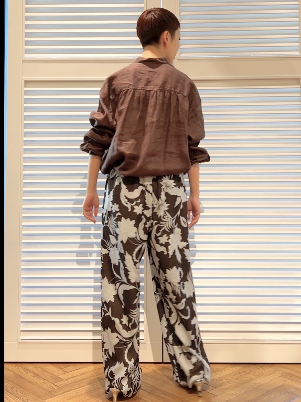OCHIAIさんの「DRESSTERIOR｜【2WAY/羽織にも】ウォッシャブルリネン ドロストシャツ」を使ったコーディネート