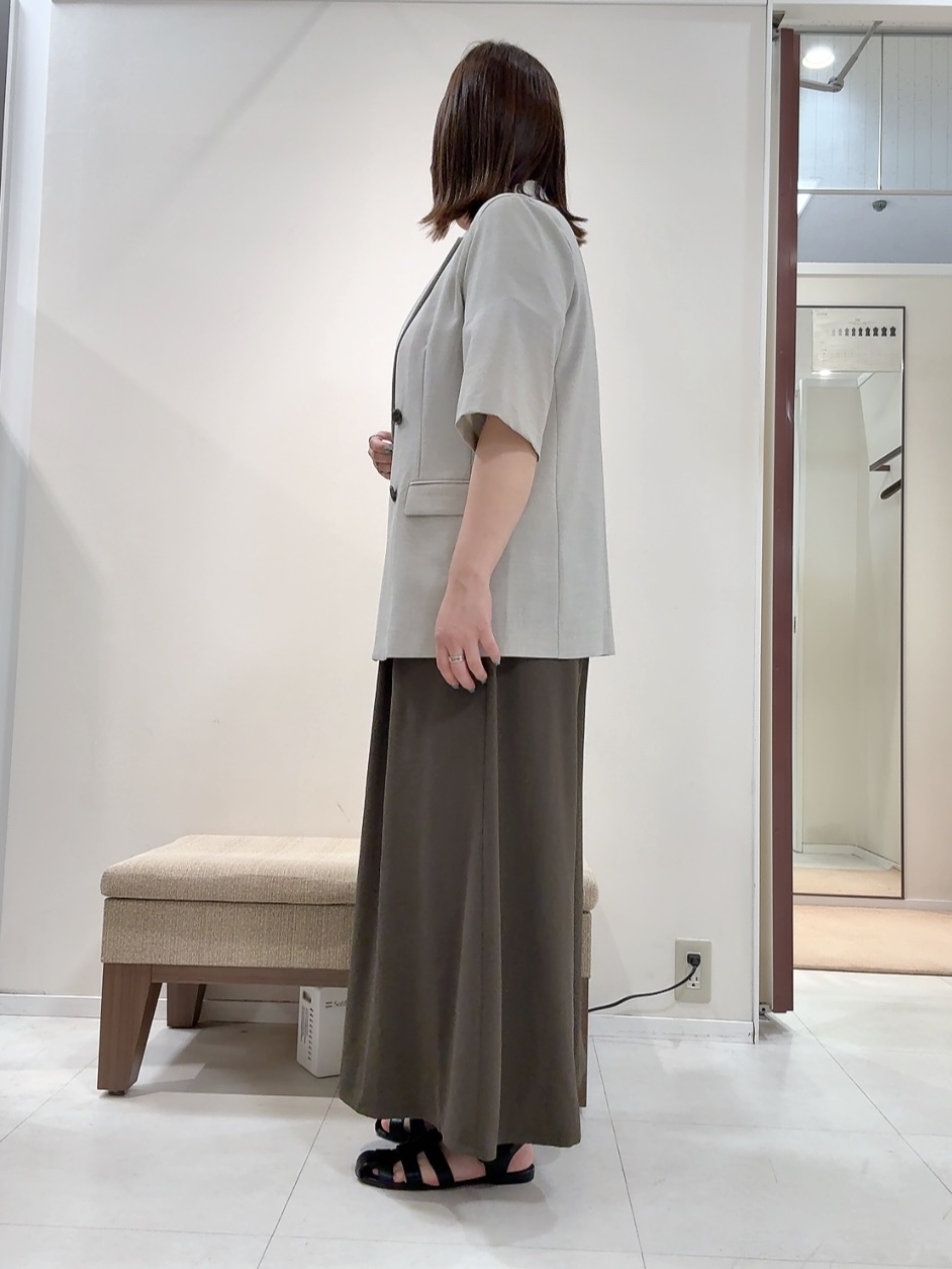 YUIさんの「UNTITLED｜【シワになりにくい/セットアップ可/接触冷感】ハーフスリーブジャケット」を使ったコーディネート