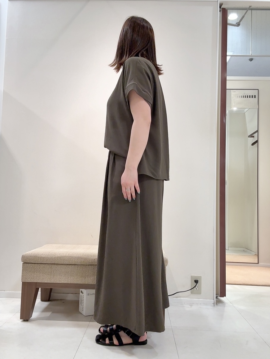 YUIさんの「UNTITLED｜【シワになりにくい/セットアップ可/接触冷感】ハーフスリーブジャケット」を使ったコーディネート