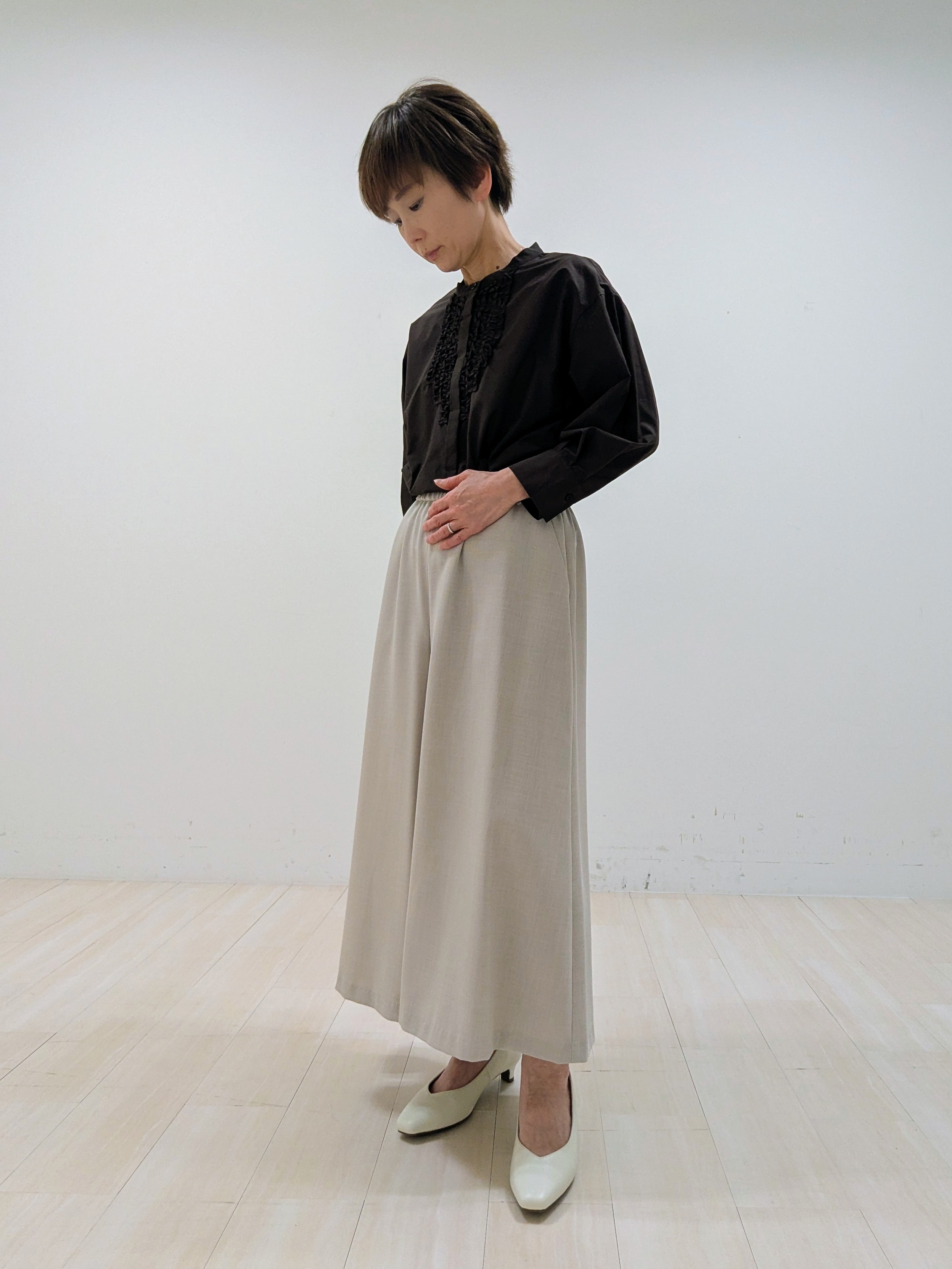 nishiさんの「Reflect｜【接触冷感】八分袖フロントフリルブラウス」を使ったコーディネート