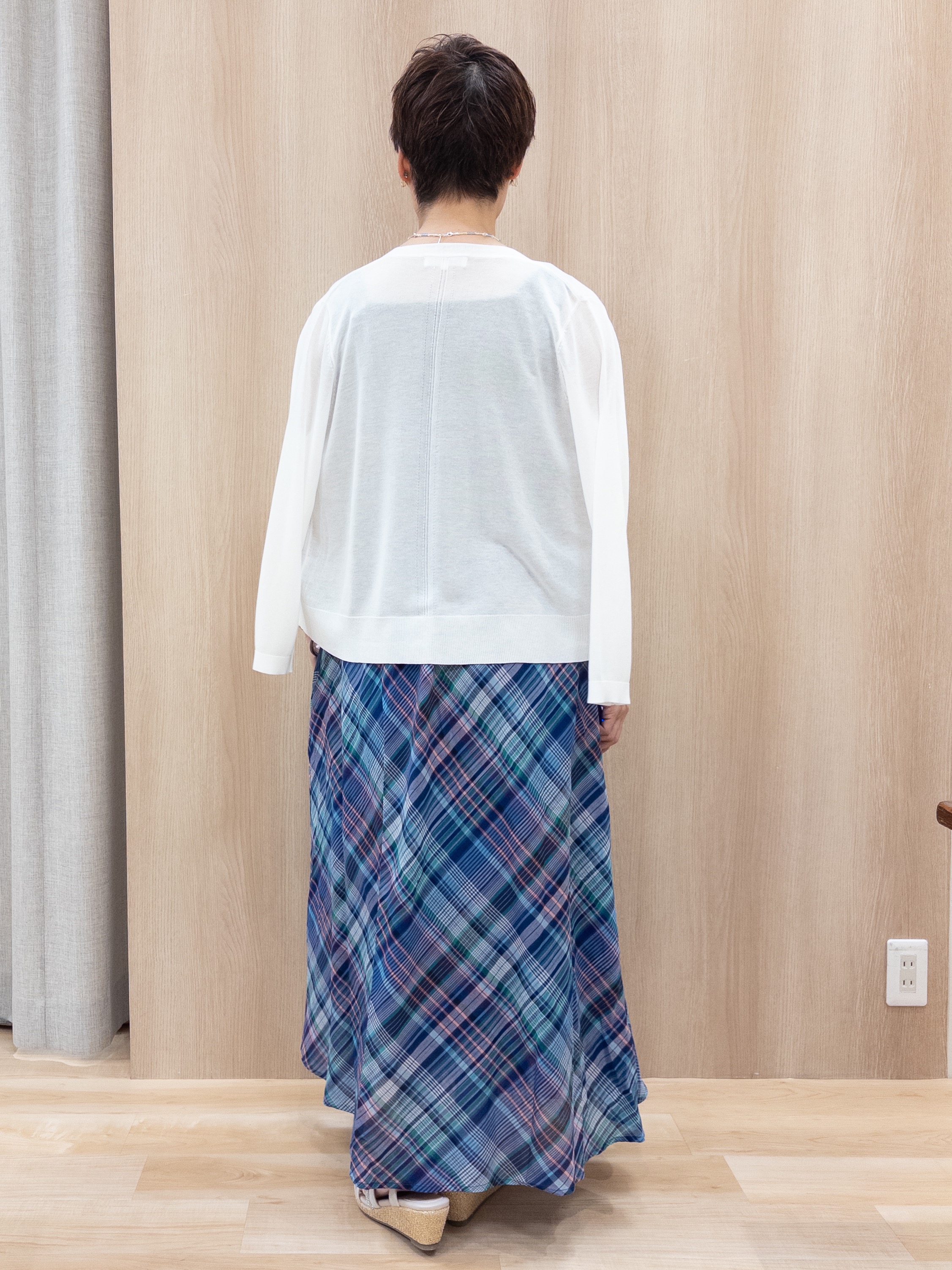 シュウコさんの「grove｜【貴島明日香さん着用】夏を楽しむ一枚、マドラスチェックキャミワンピース」を使ったコーディネート
