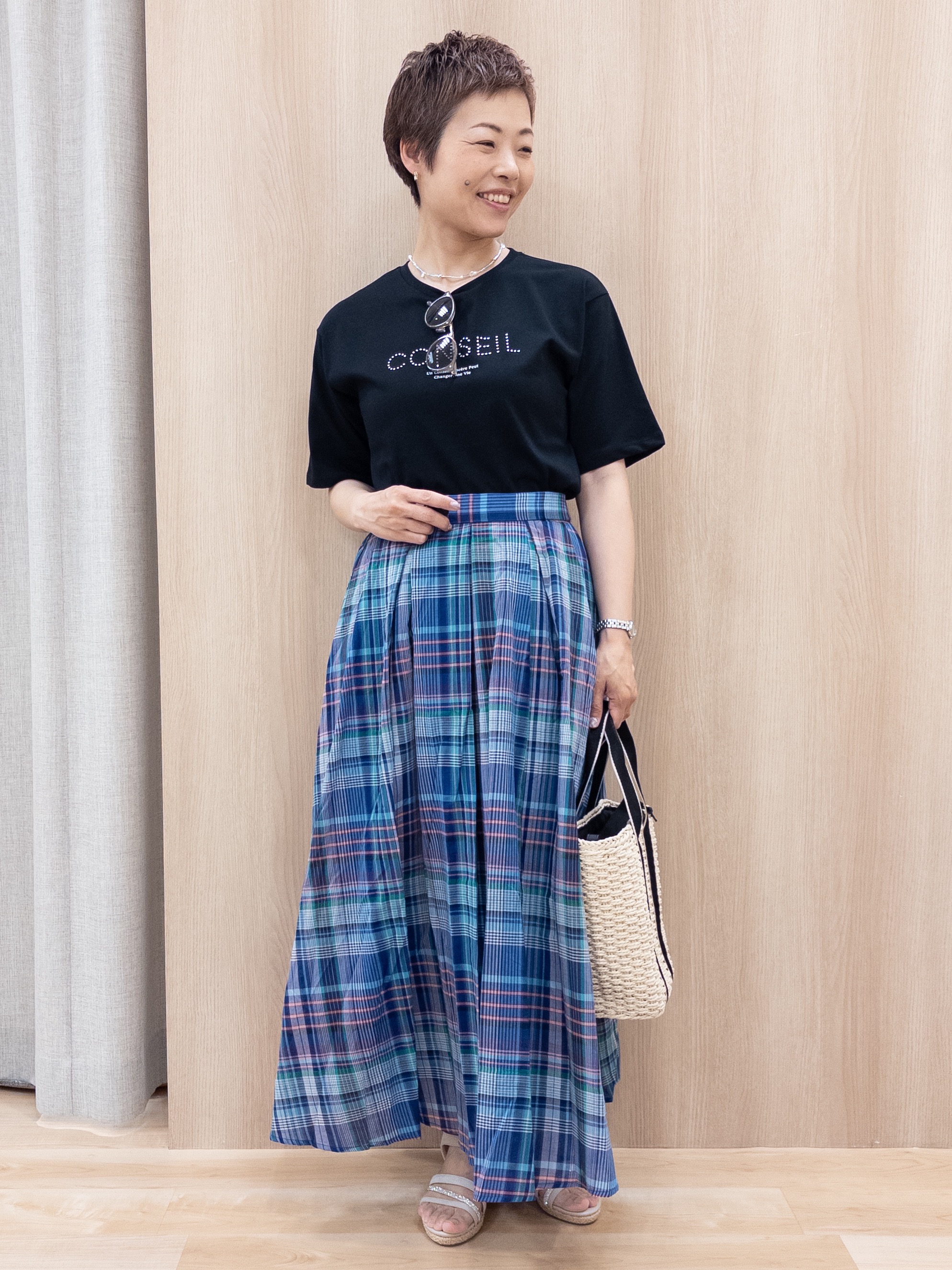 シュウコさんの「grove｜【貴島明日香さん着用】夏を楽しむ一枚、マドラスチェックキャミワンピース」を使ったコーディネート