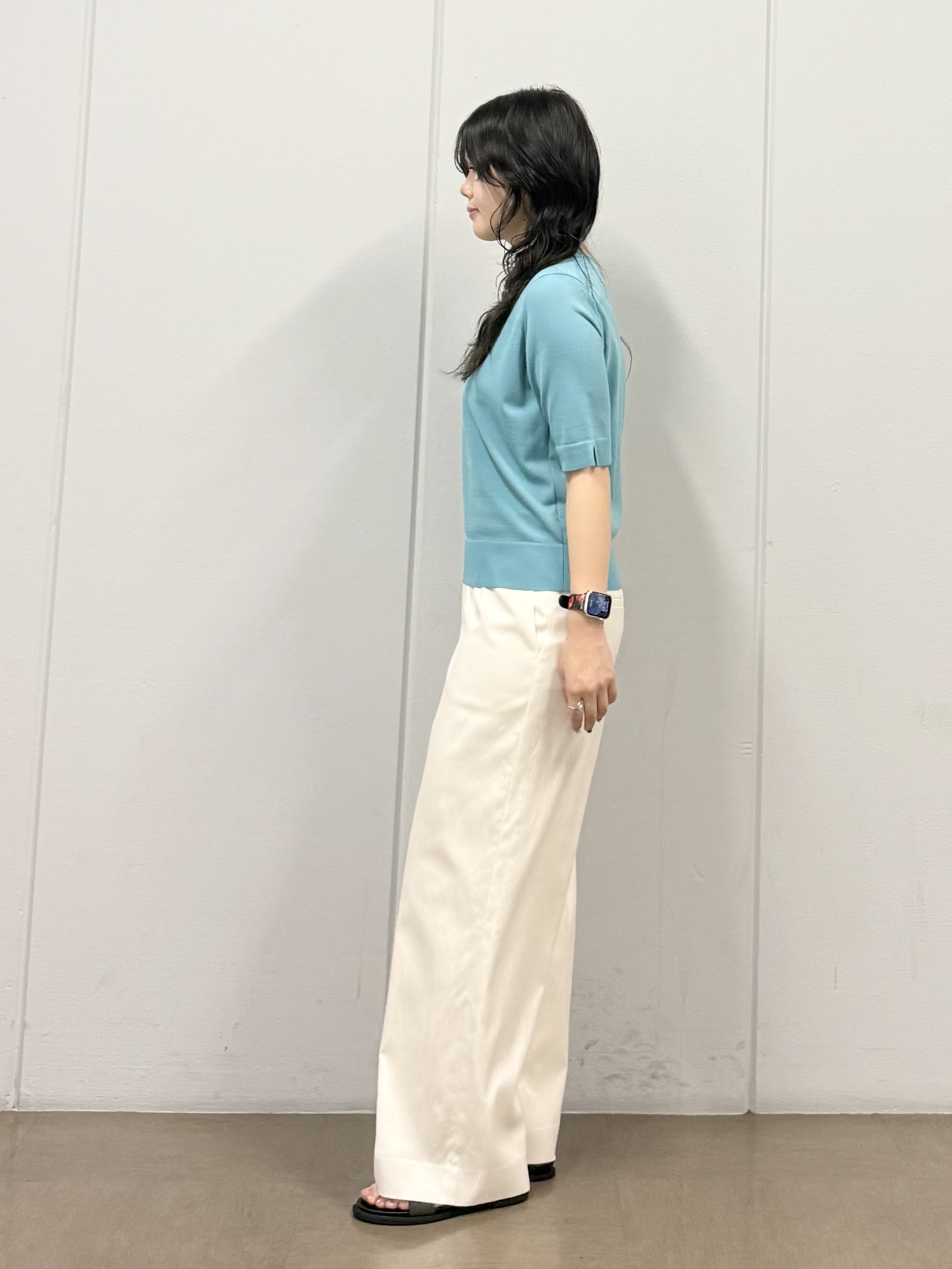 mizukiさんの「INDIVI｜【接触冷感／洗える／2WAY】ドロスト付 シアーシャンブレーシャツ」を使ったコーディネート