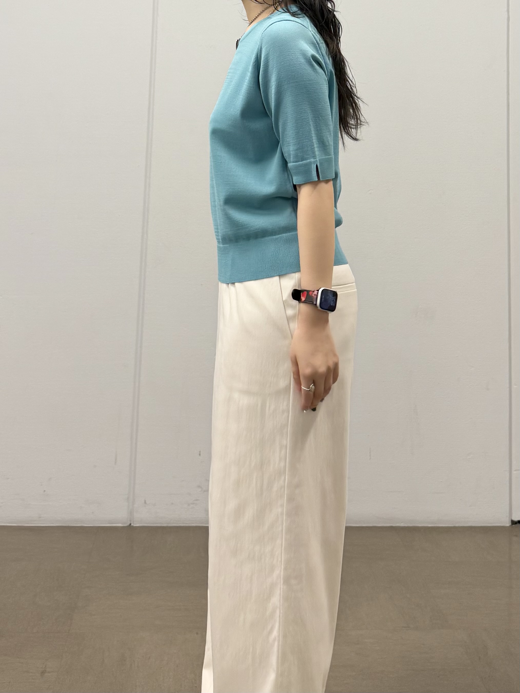 mizukiさんの「INDIVI｜【接触冷感／洗える／2WAY】ドロスト付 シアーシャンブレーシャツ」を使ったコーディネート