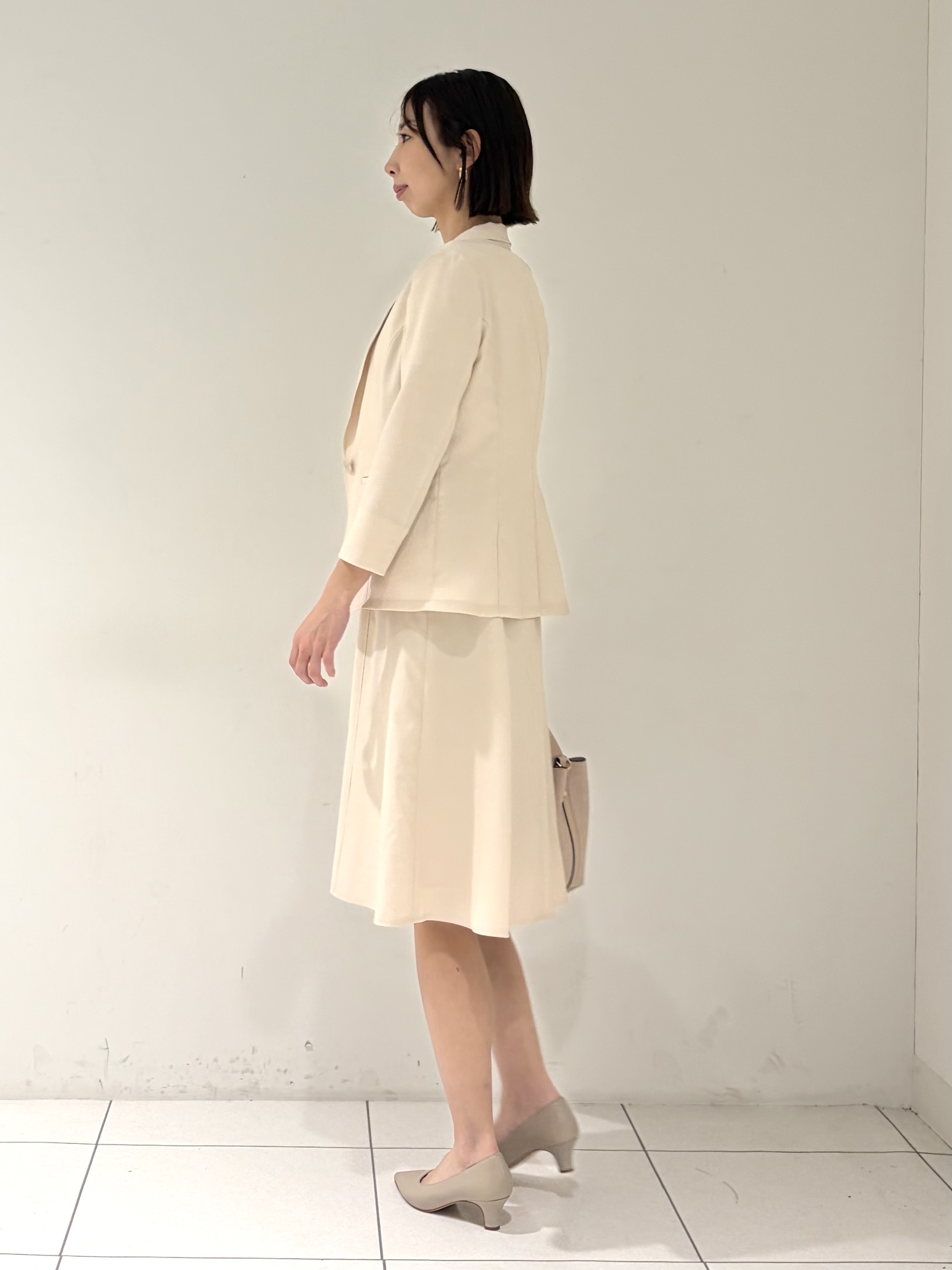 shioriさんの「INDIVI｜【日本製／接触冷感／UVケア／手洗い可】リネンライクテーラードジャケット」を使ったコーディネート