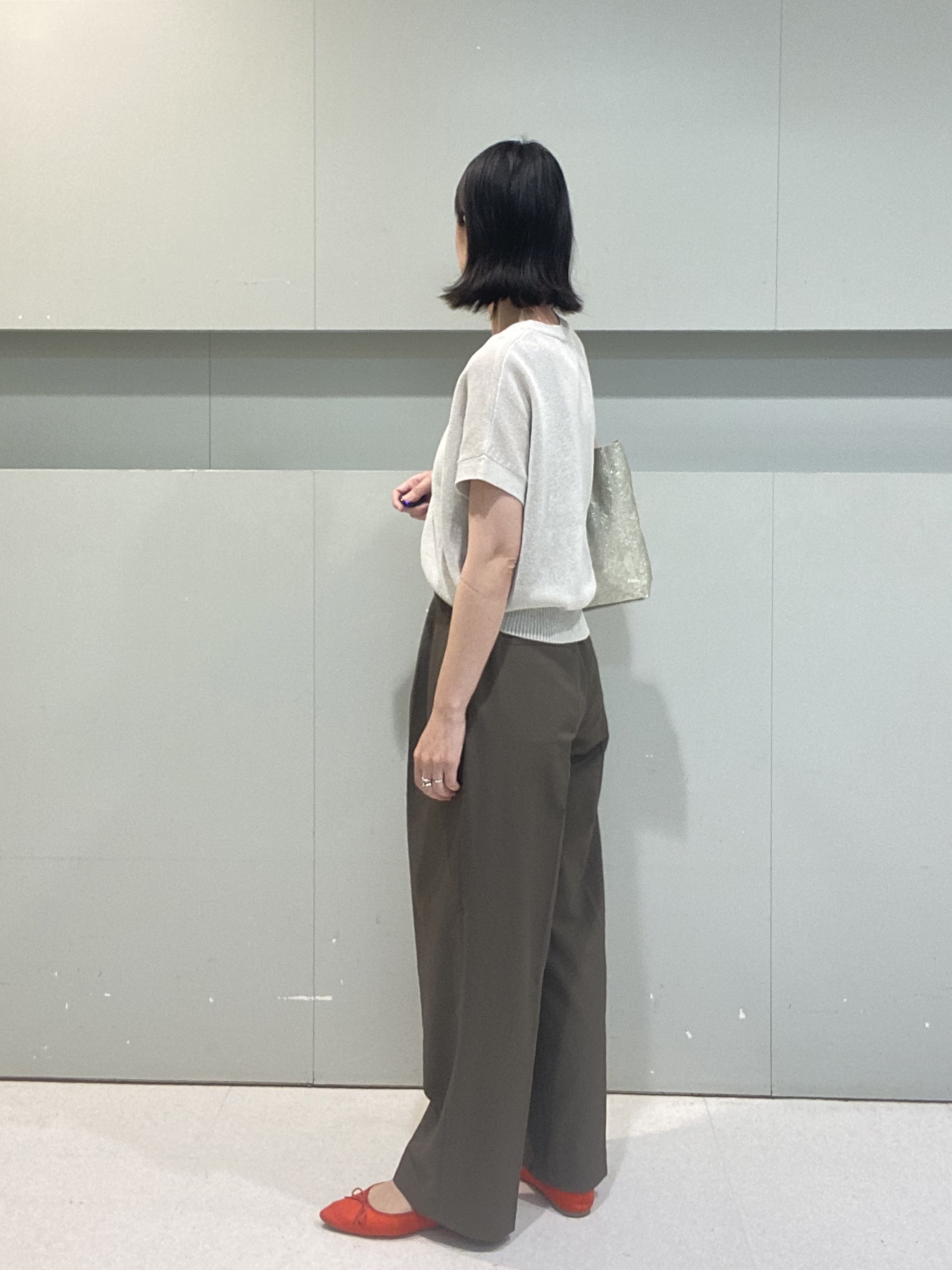 hitomiさんの「UNTITLED｜【洗える/清涼感】ドライタッチスリーブレスカーディガン」を使ったコーディネート