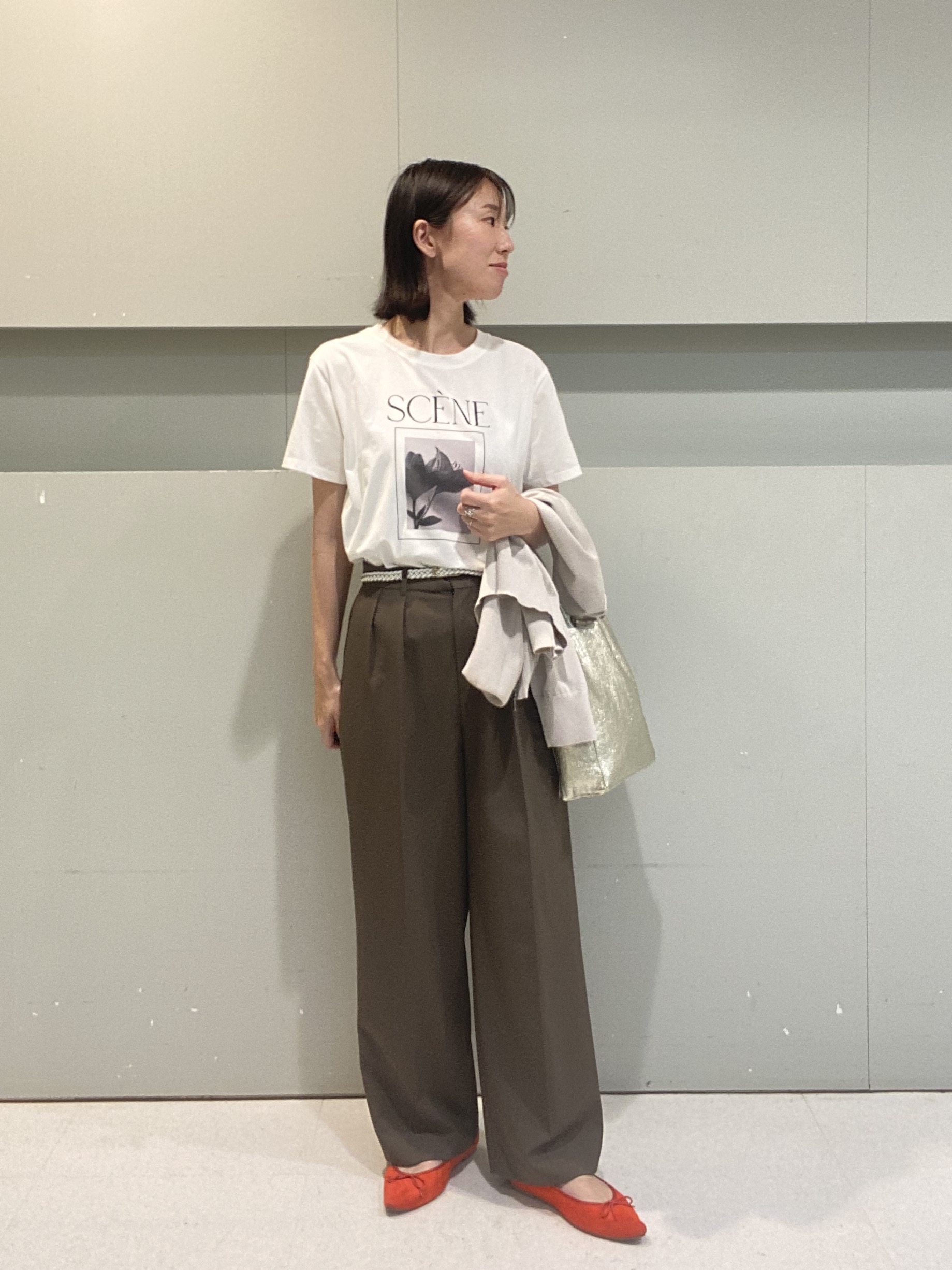 hitomiさんの「UNTITLED｜【アンサンブル可/日除け・冷房対策】シアーレーヨンZIPカーディガン」を使ったコーディネート