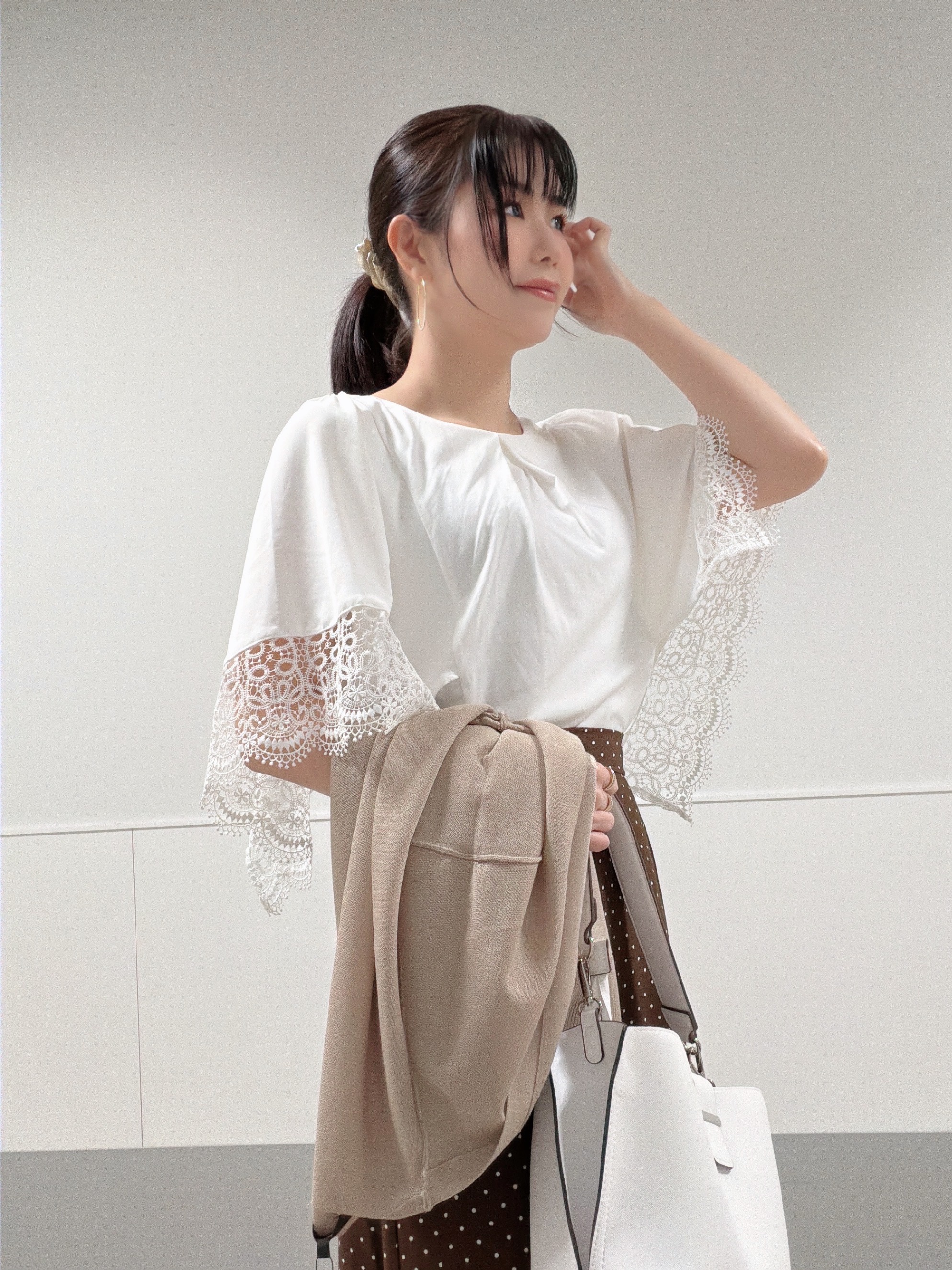 アースさんの「Reflect｜【UVカット／接触冷感】レーススリーブジャージカットソー」を使ったコーディネート