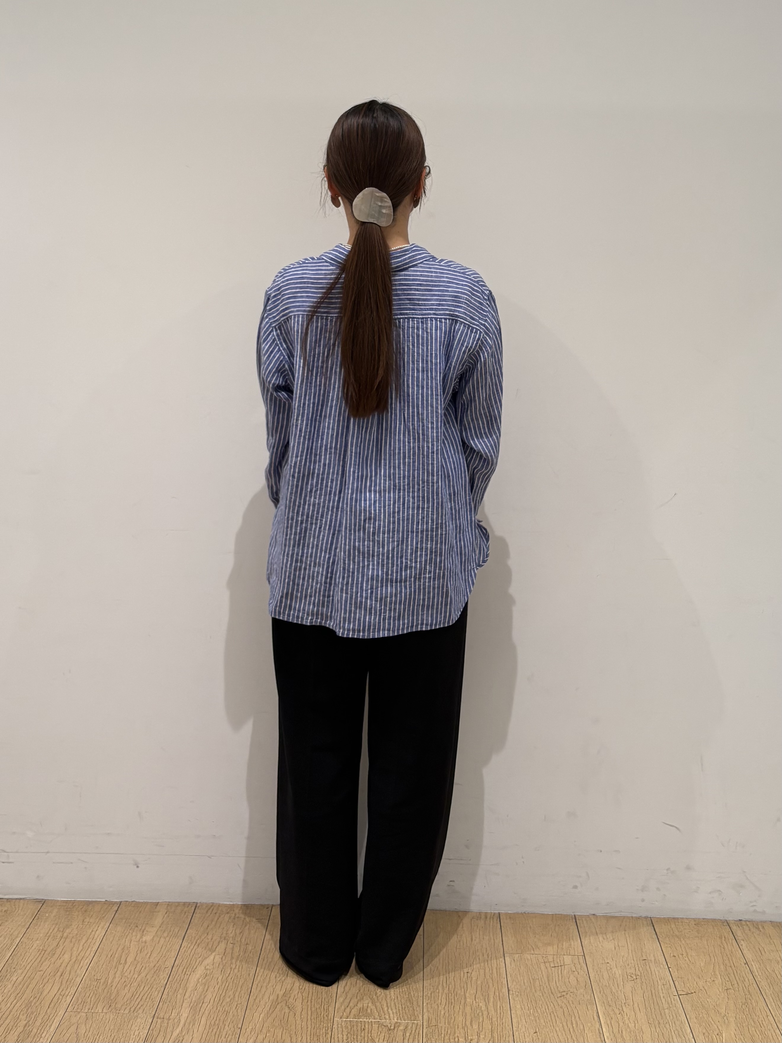 maiさんの「INDIVI｜【接触冷感／2WAY】カシュクールリネンシャツ」を使ったコーディネート