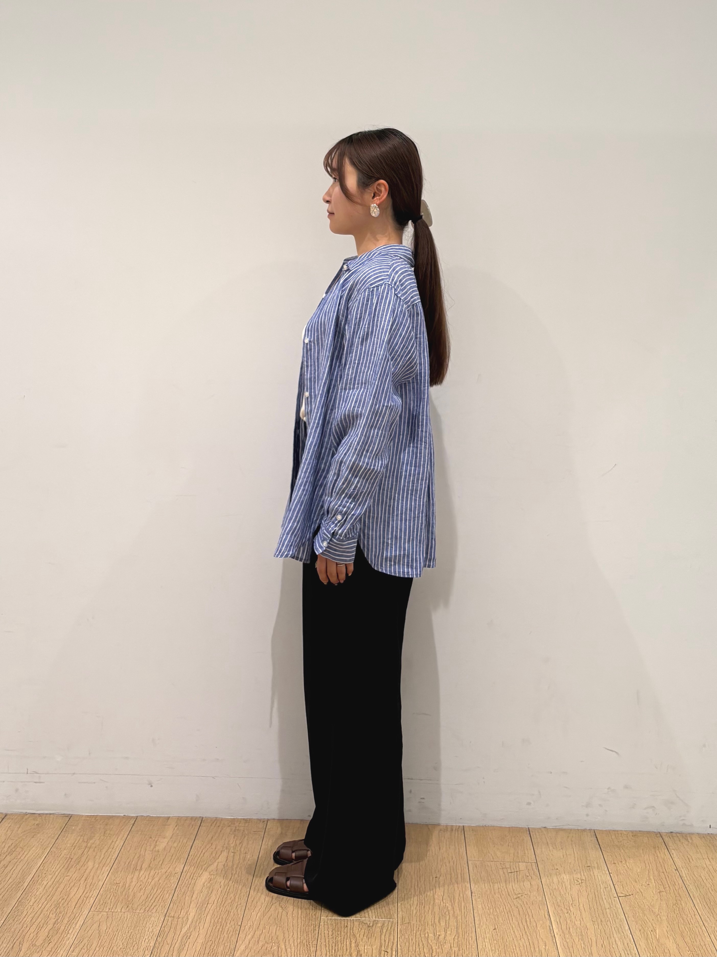 maiさんの「INDIVI｜【接触冷感／2WAY】カシュクールリネンシャツ」を使ったコーディネート