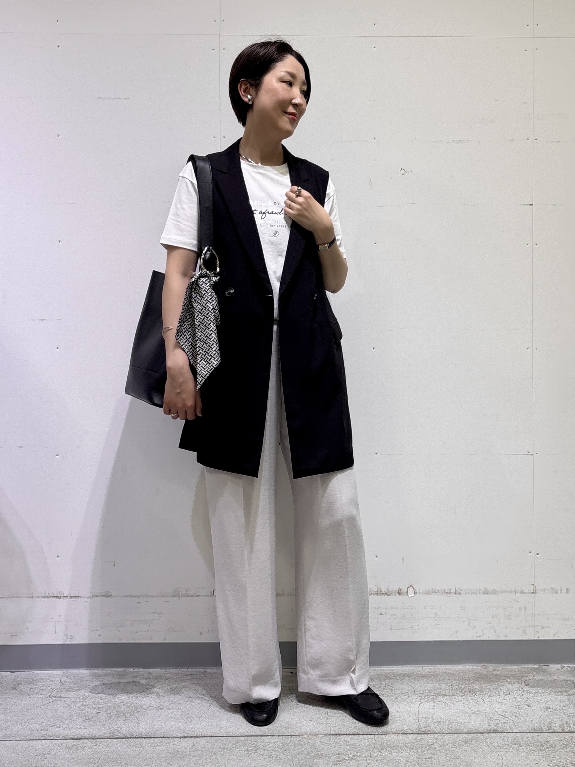 yuriさんの「INDIVI｜【UVケア／選べるグラフィック】スムースジャージTシャツ」を使ったコーディネート