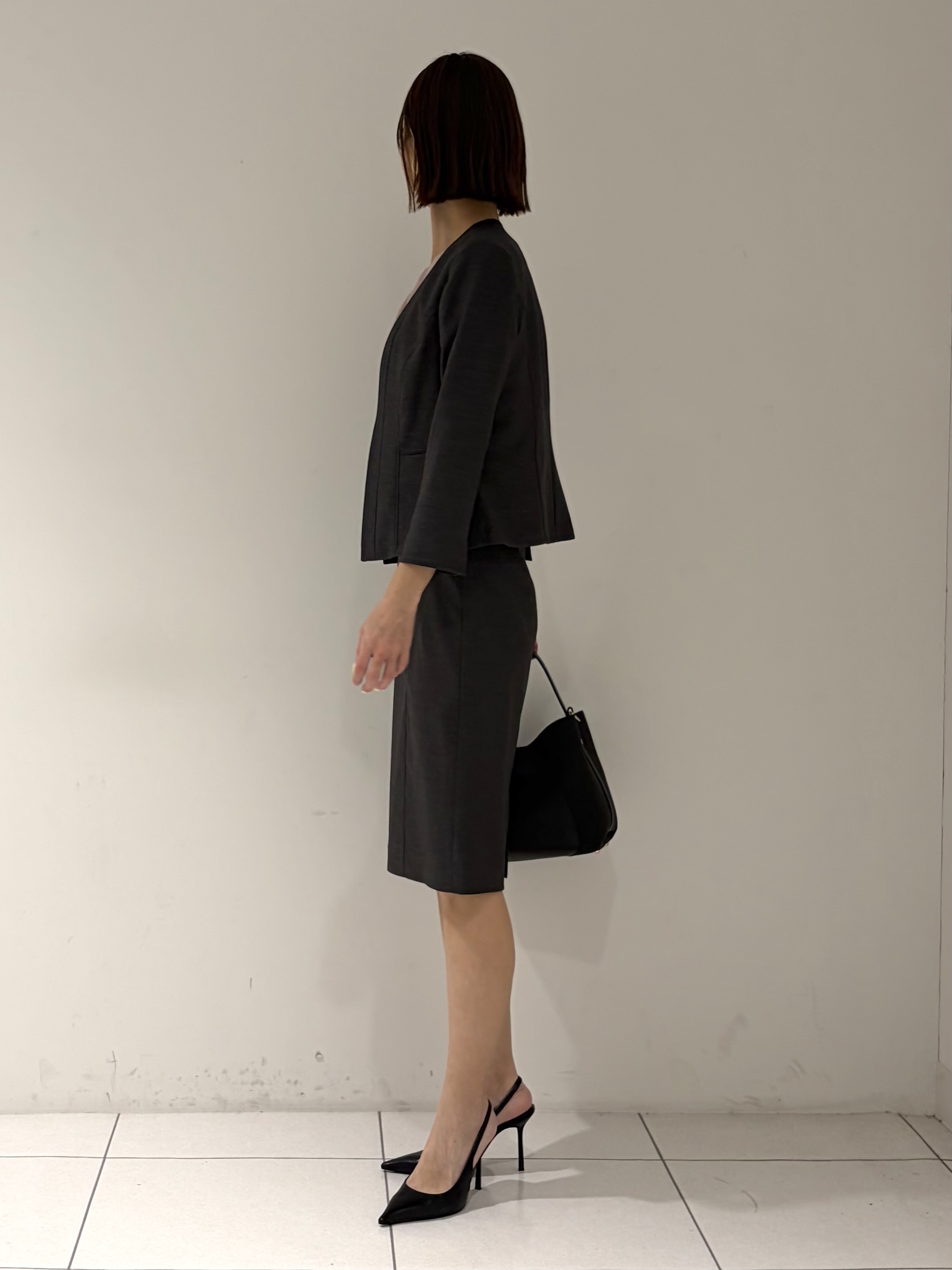 shioriさんの「INDIVI｜【日本製／接触冷感／UVケア／手洗い可】リネンライクノーカラージャケット」を使ったコーディネート