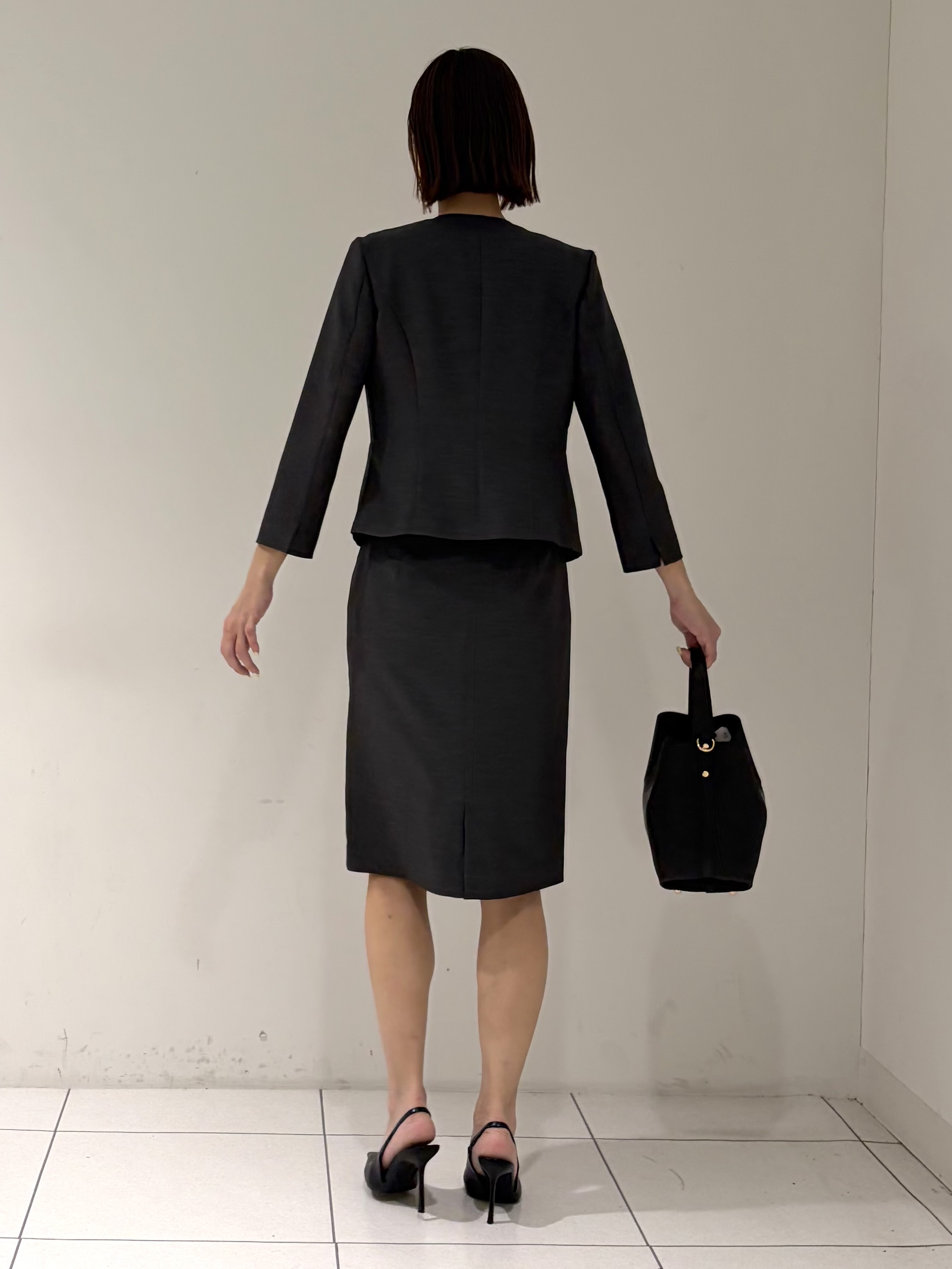 shioriさんの「INDIVI｜【日本製／接触冷感／UVケア／手洗い可】リネンライクノーカラージャケット」を使ったコーディネート