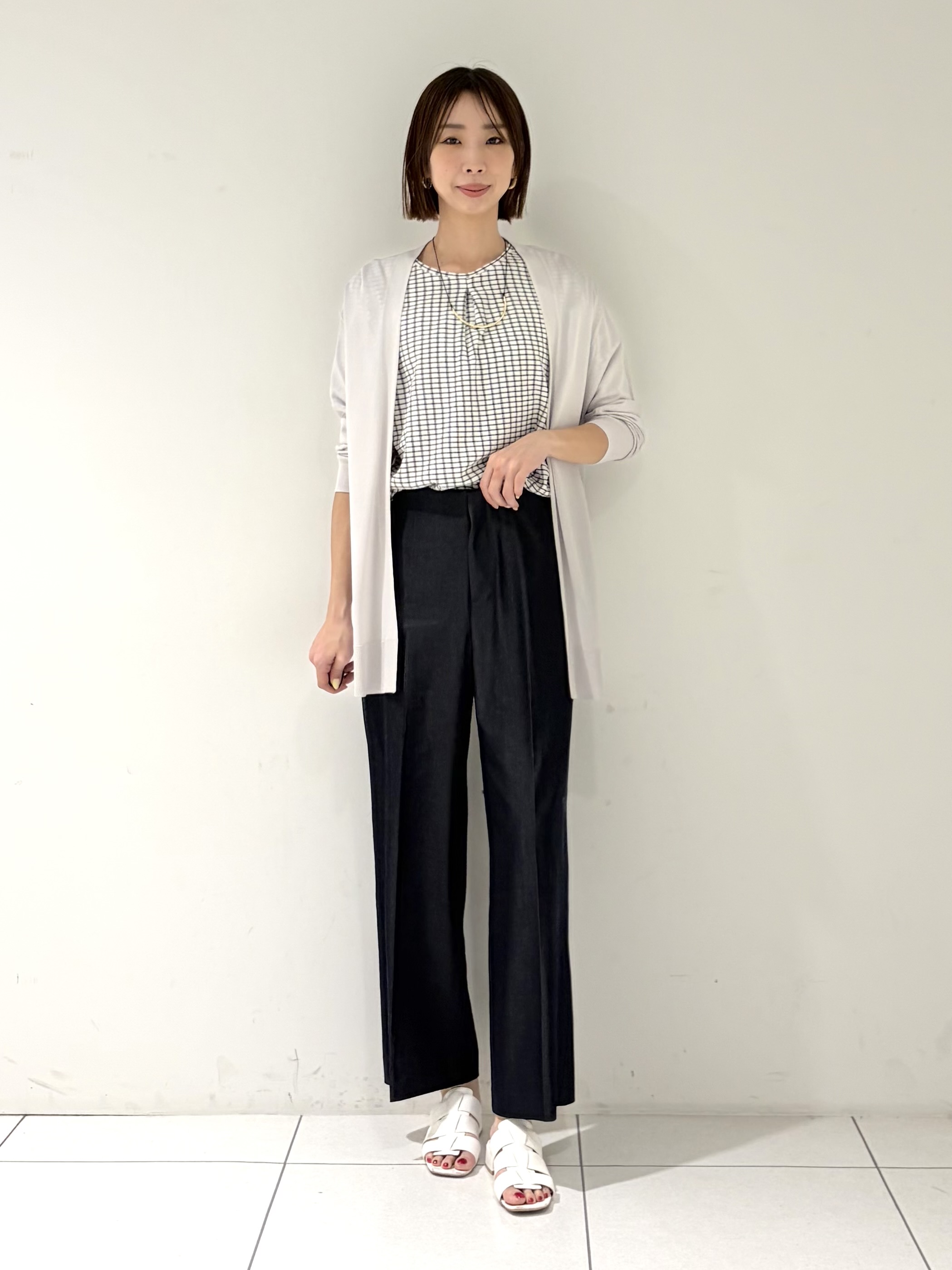 shioriさんの「INDIVI｜【洗える／上品】きれいめ着流しカーディガンニット」を使ったコーディネート