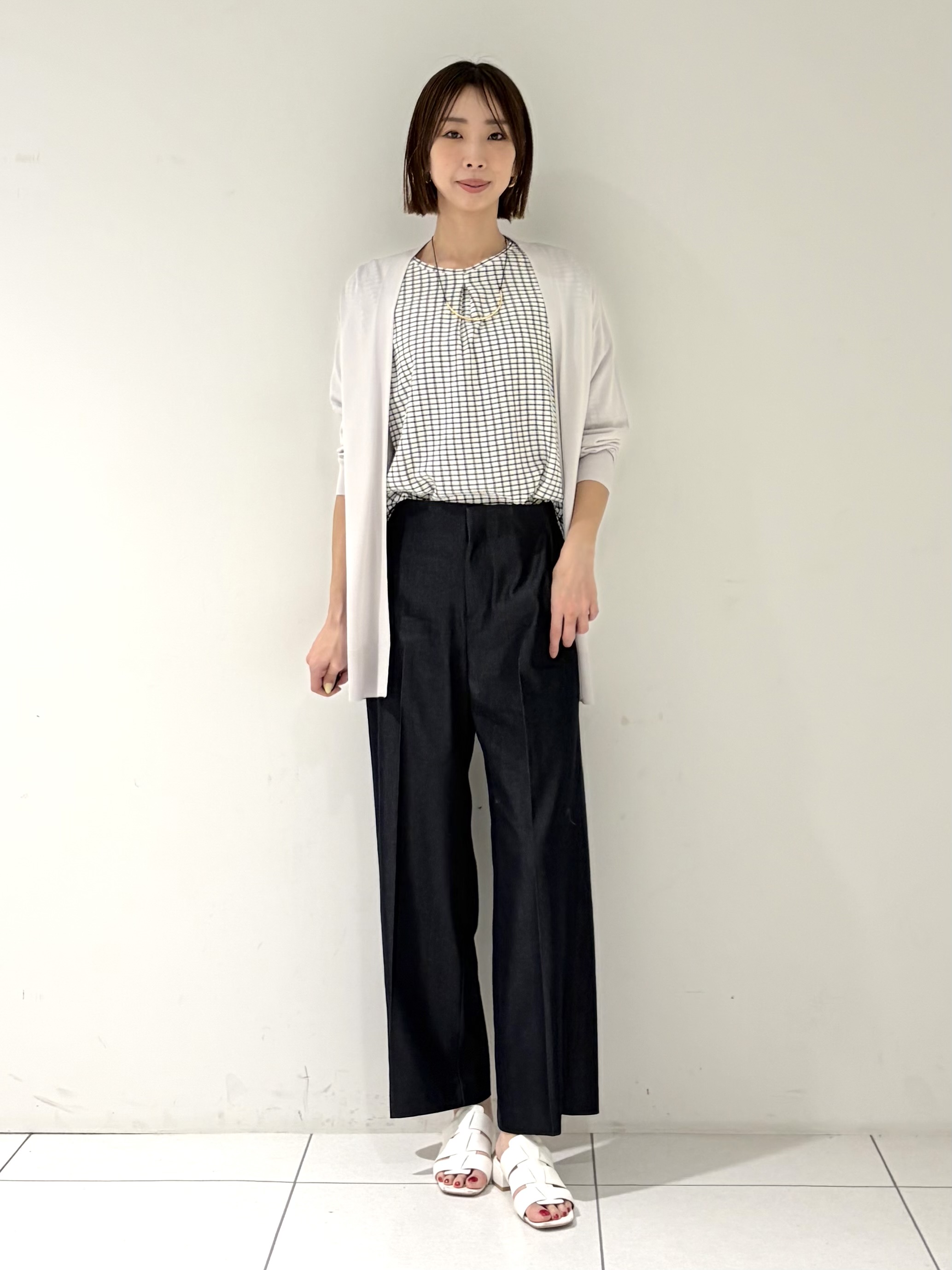 shioriさんの「INDIVI｜【洗える／上品】きれいめ着流しカーディガンニット」を使ったコーディネート