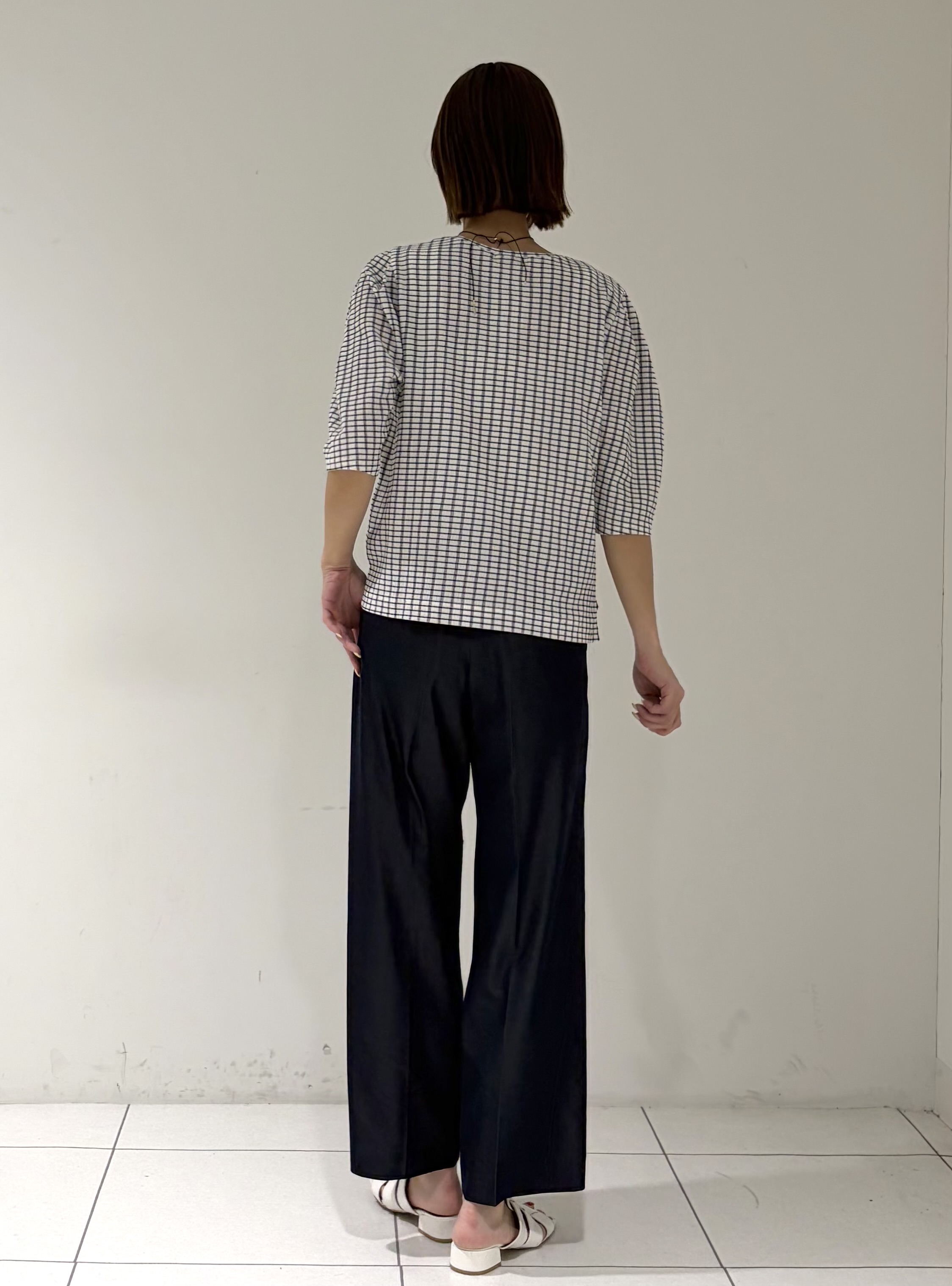 shioriさんの「INDIVI｜【UVケア／吸汗速乾】チェック柄タックボリュームスリーブトップス」を使ったコーディネート