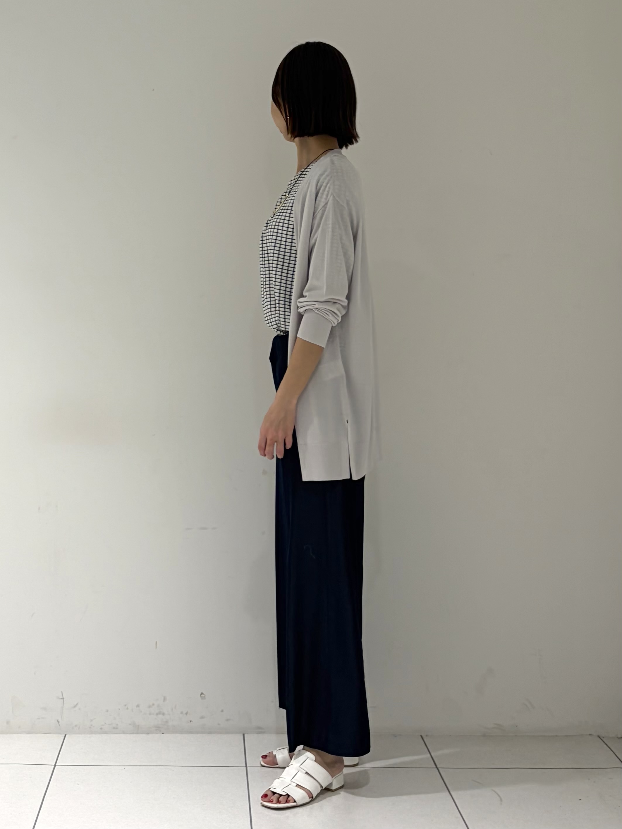shioriさんの「INDIVI｜【UVケア／吸汗速乾】チェック柄タックボリュームスリーブトップス」を使ったコーディネート