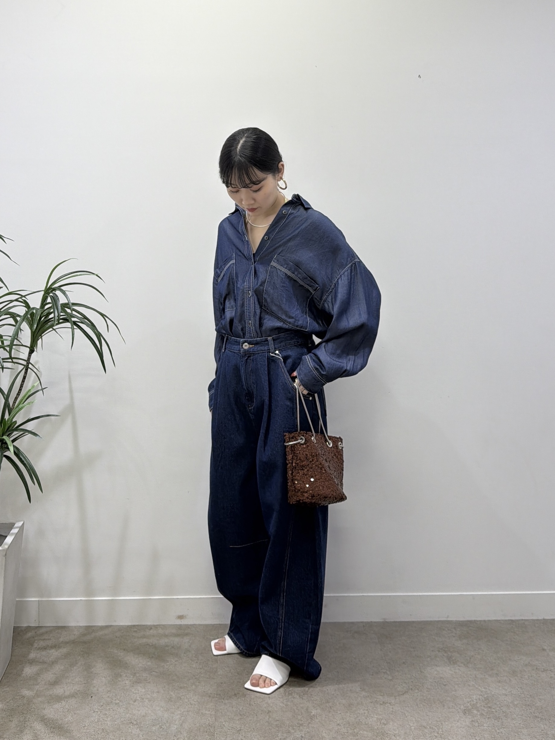 rinaさんの「INDIVI｜デニムシャツ」を使ったコーディネート