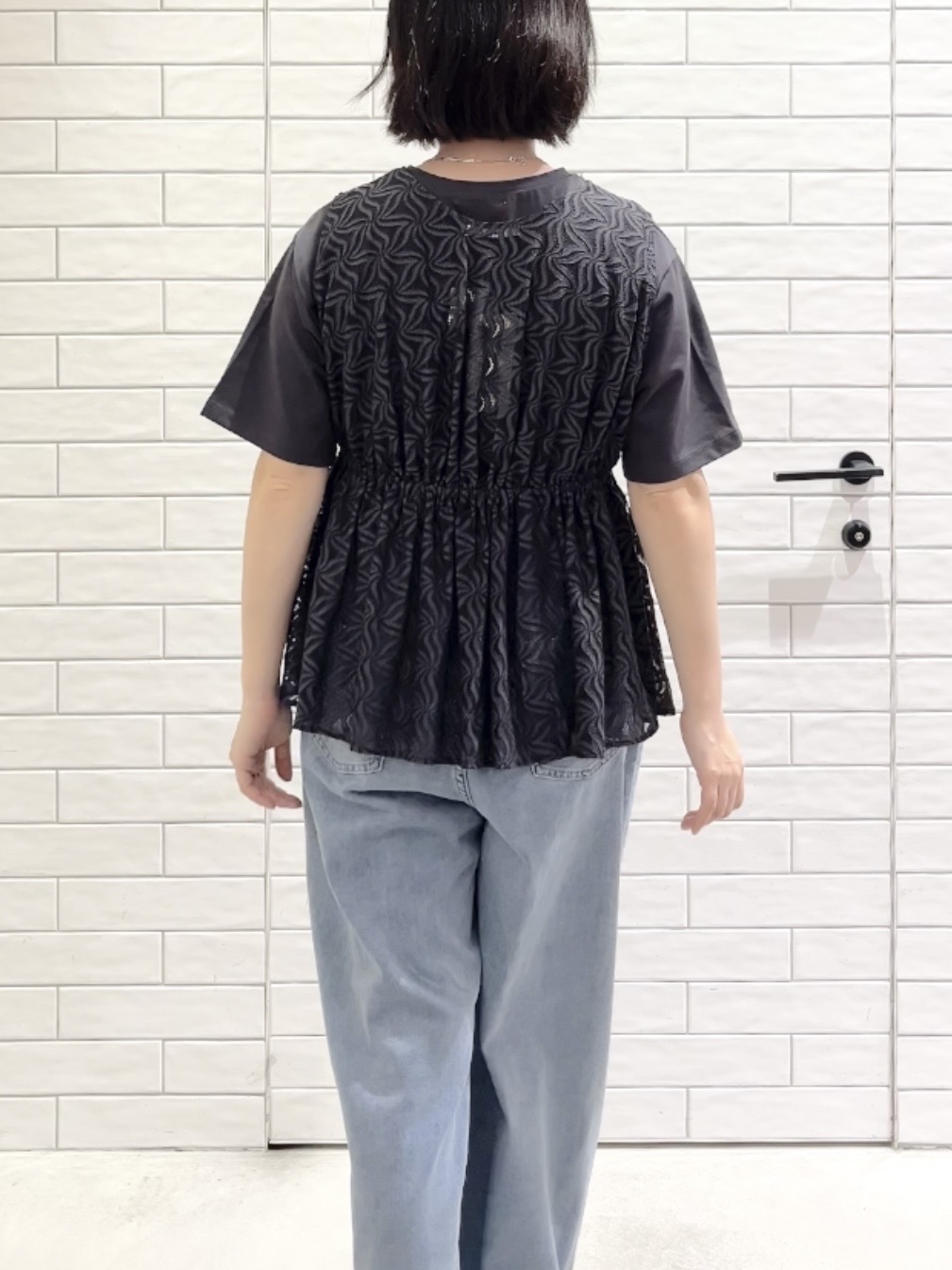 しおりさんの「OPAQUE.CLIP｜レースペプラムジレ【洗濯機OK】」を使ったコーディネート