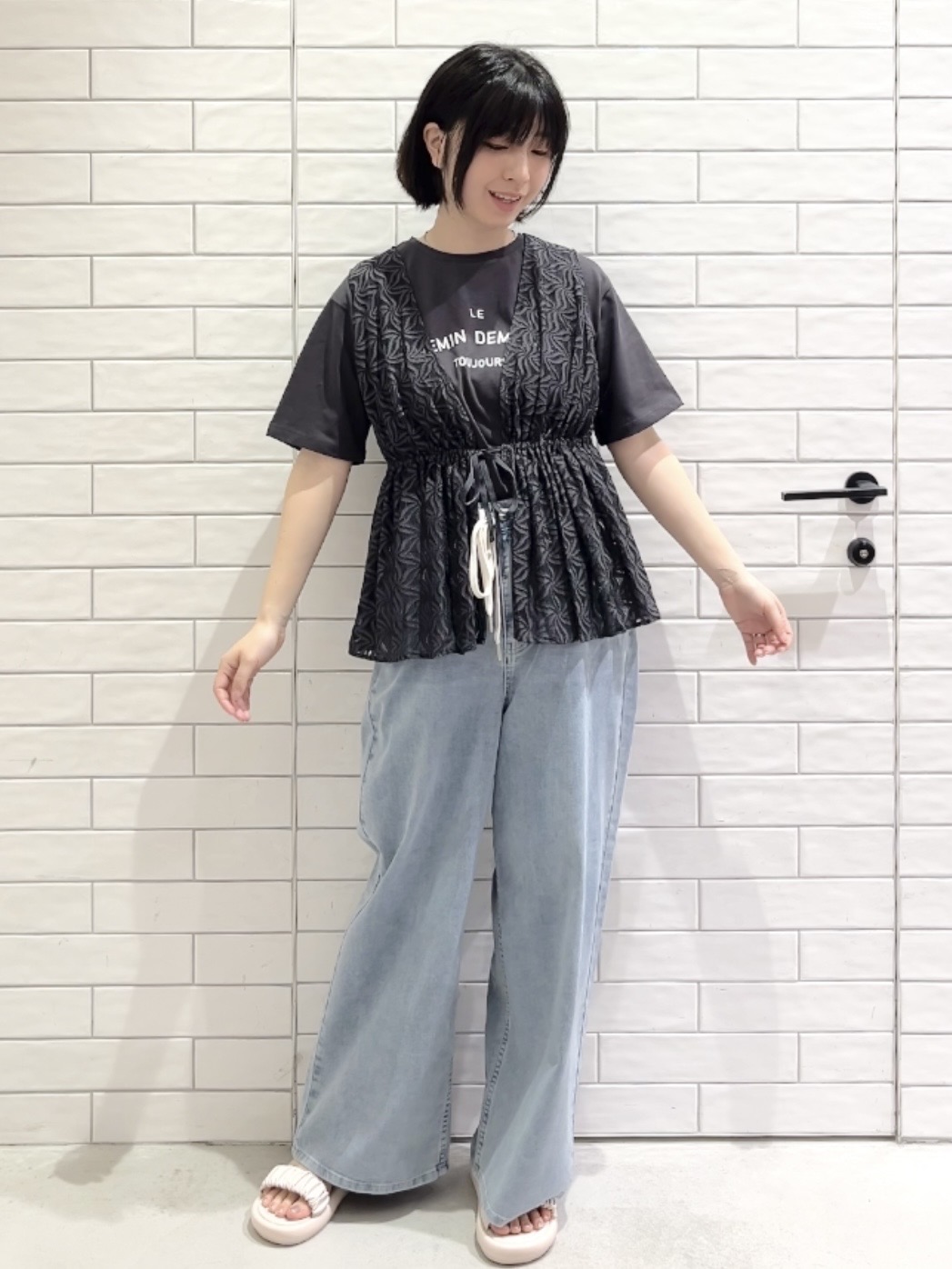 しおりさんの「OPAQUE.CLIP｜レースペプラムジレ【洗濯機OK】」を使ったコーディネート