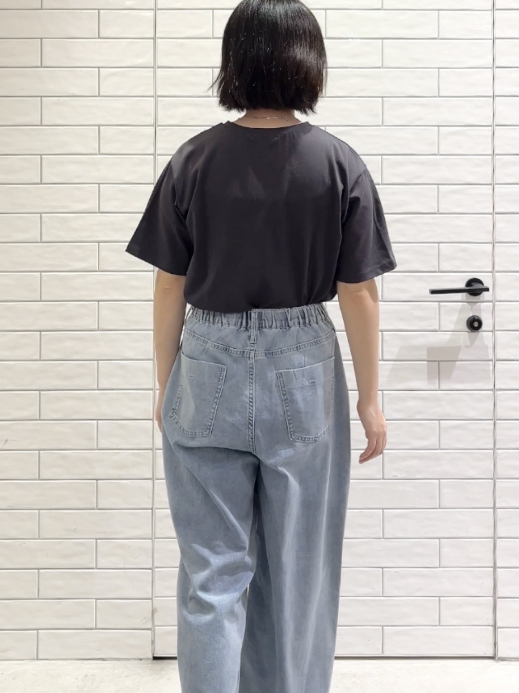 しおりさんの「OPAQUE.CLIP｜ロゴプリントアソートTシャツ【洗濯機OK】」を使ったコーディネート