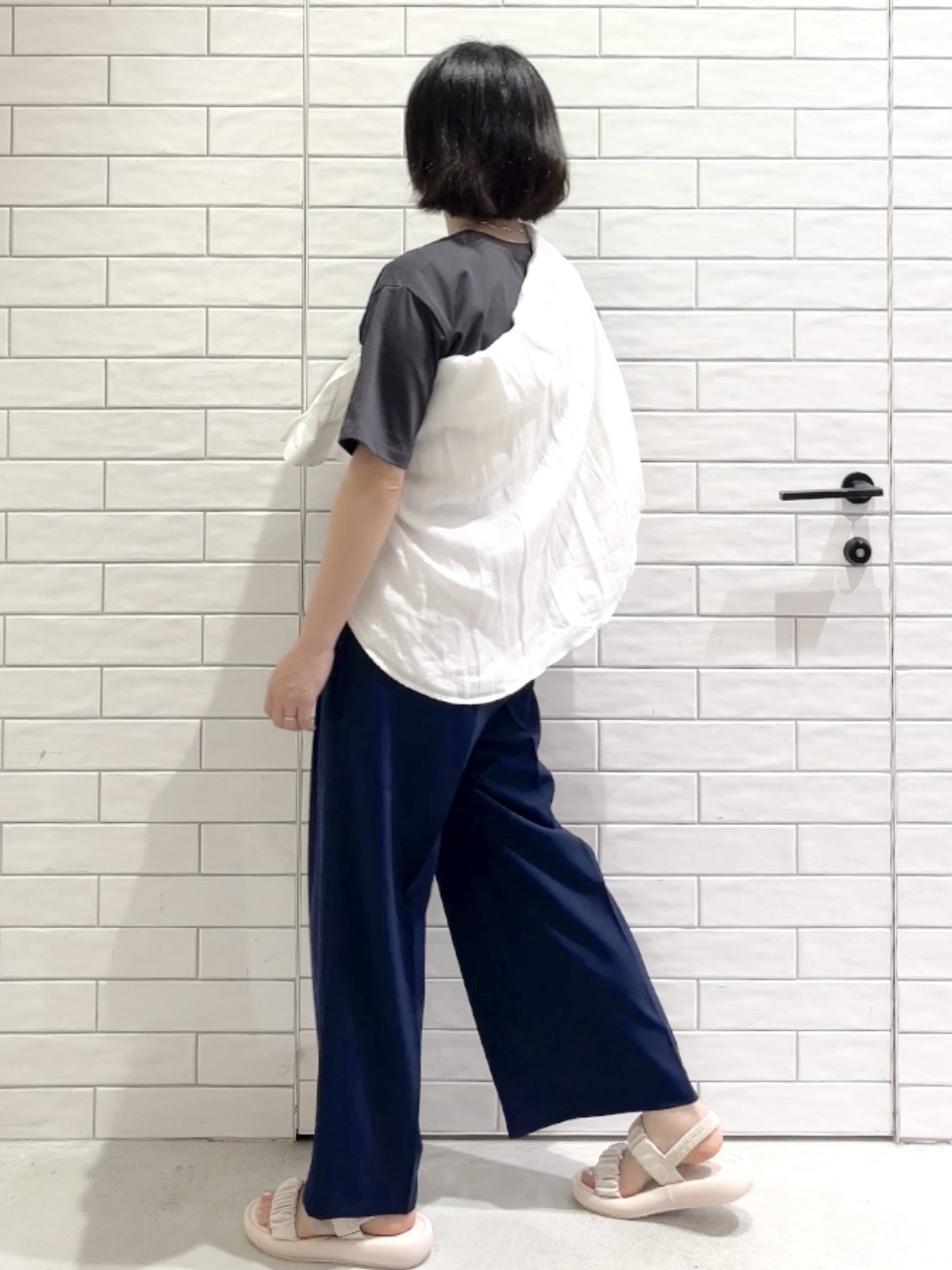 しおりさんの「OPAQUE.CLIP｜フレンチリネンシャツ／カシュクール【洗濯機OK】《5col》」を使ったコーディネート