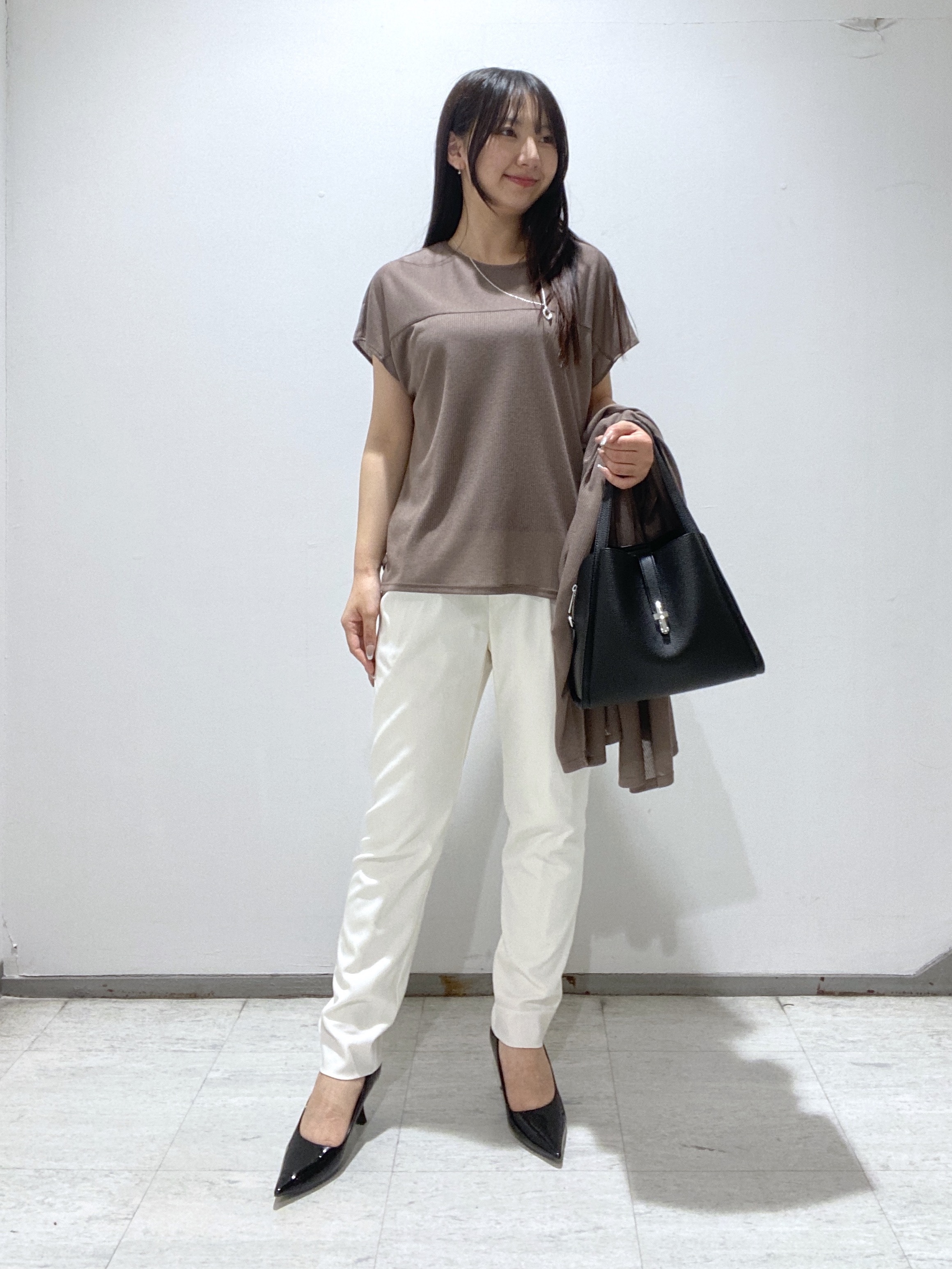 meiさんの「INDIVI｜【洗える／アンサンブル可能】シアースストライプトップス」を使ったコーディネート