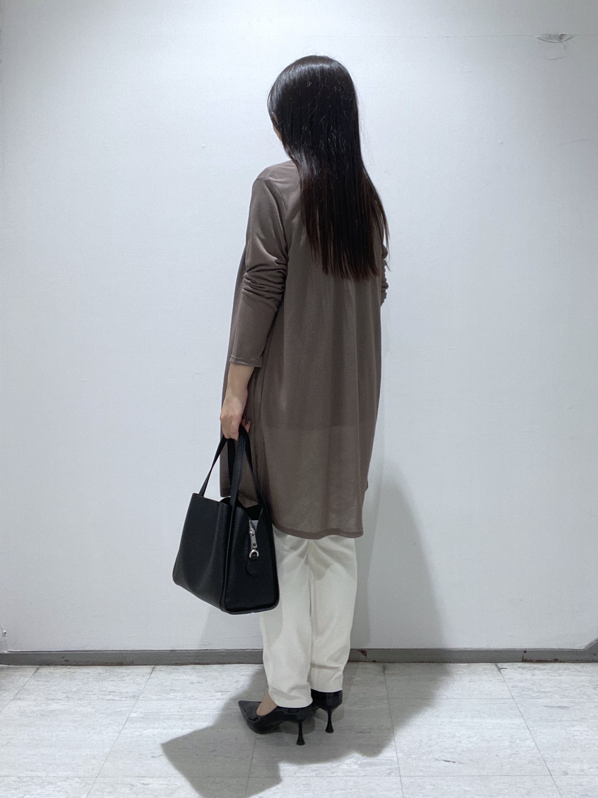 meiさんの「INDIVI｜【洗える／アンサンブル可能】シアースストライプカーディガン」を使ったコーディネート