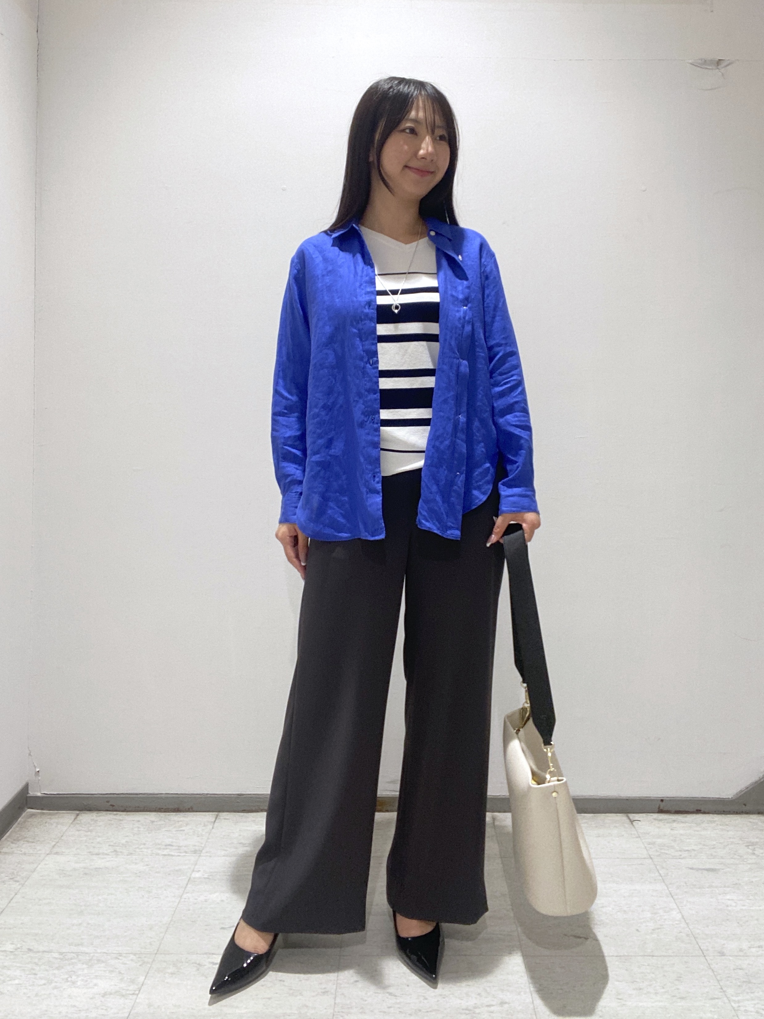 meiさんの「INDIVI｜【洗える】ガーター編みVネックニットT」を使ったコーディネート