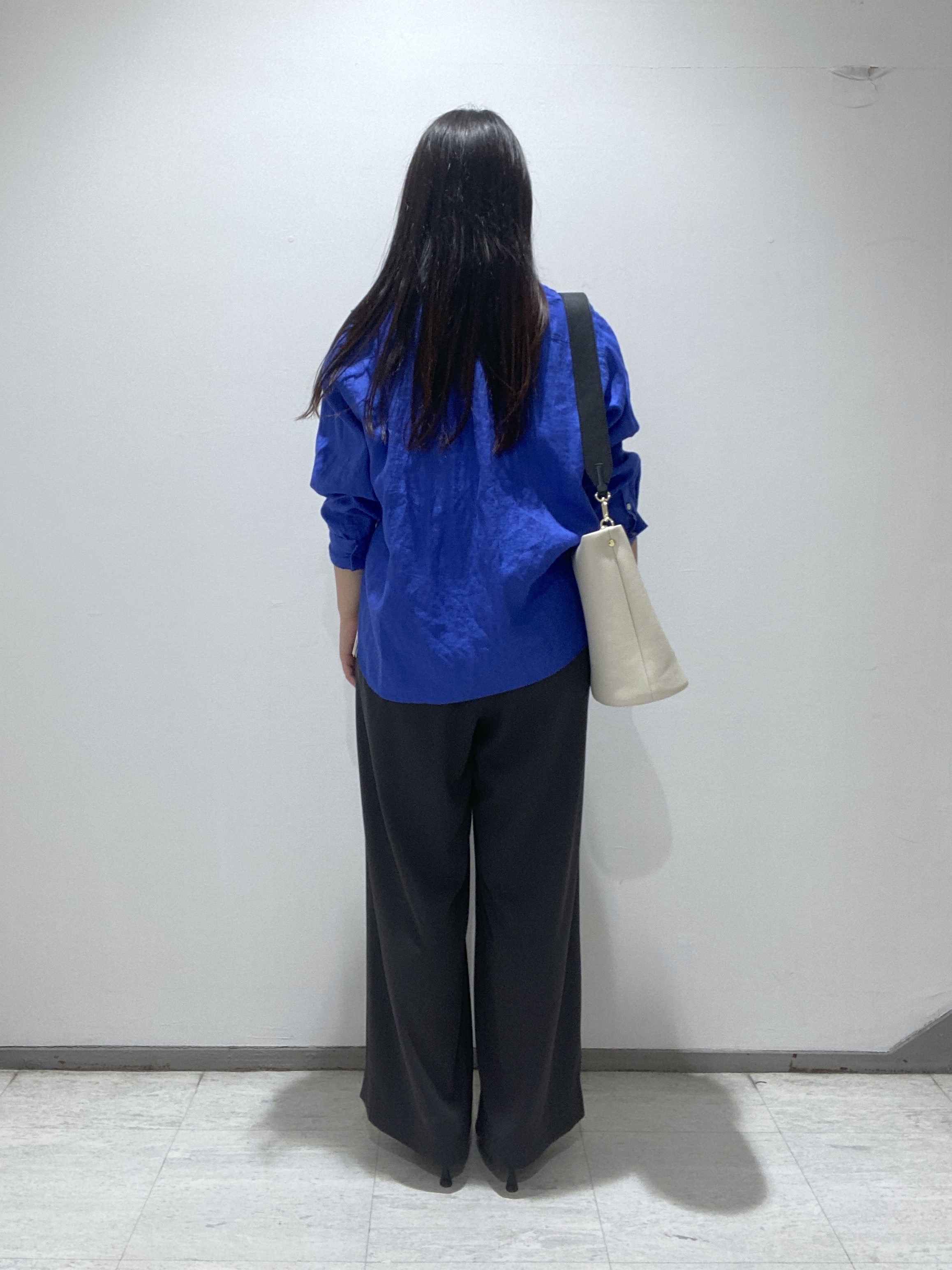 meiさんの「INDIVI｜【洗える】ガーター編みVネックニットT」を使ったコーディネート