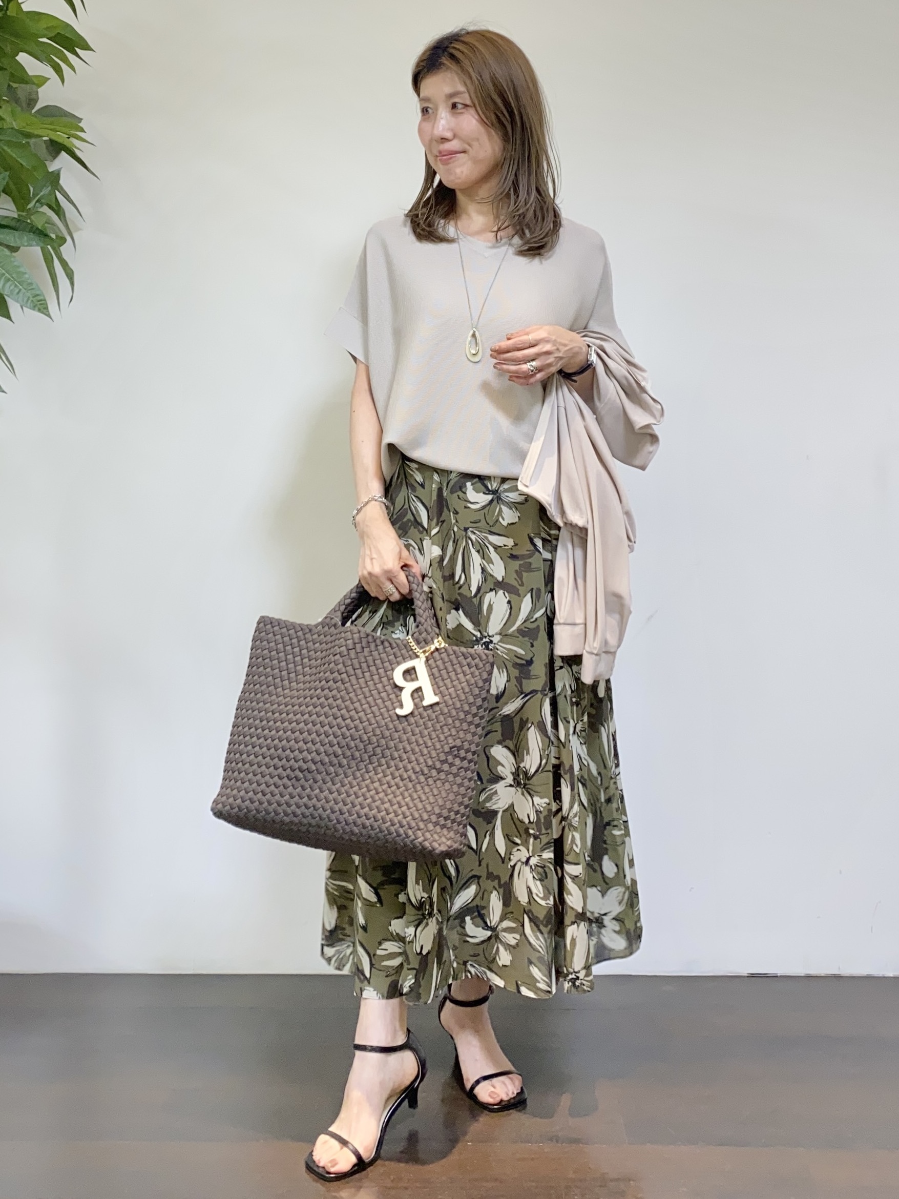 tomoさんの「UNTITLED｜【古畑星夏さん着用/洗える】シアーブルゾン」を使ったコーディネート