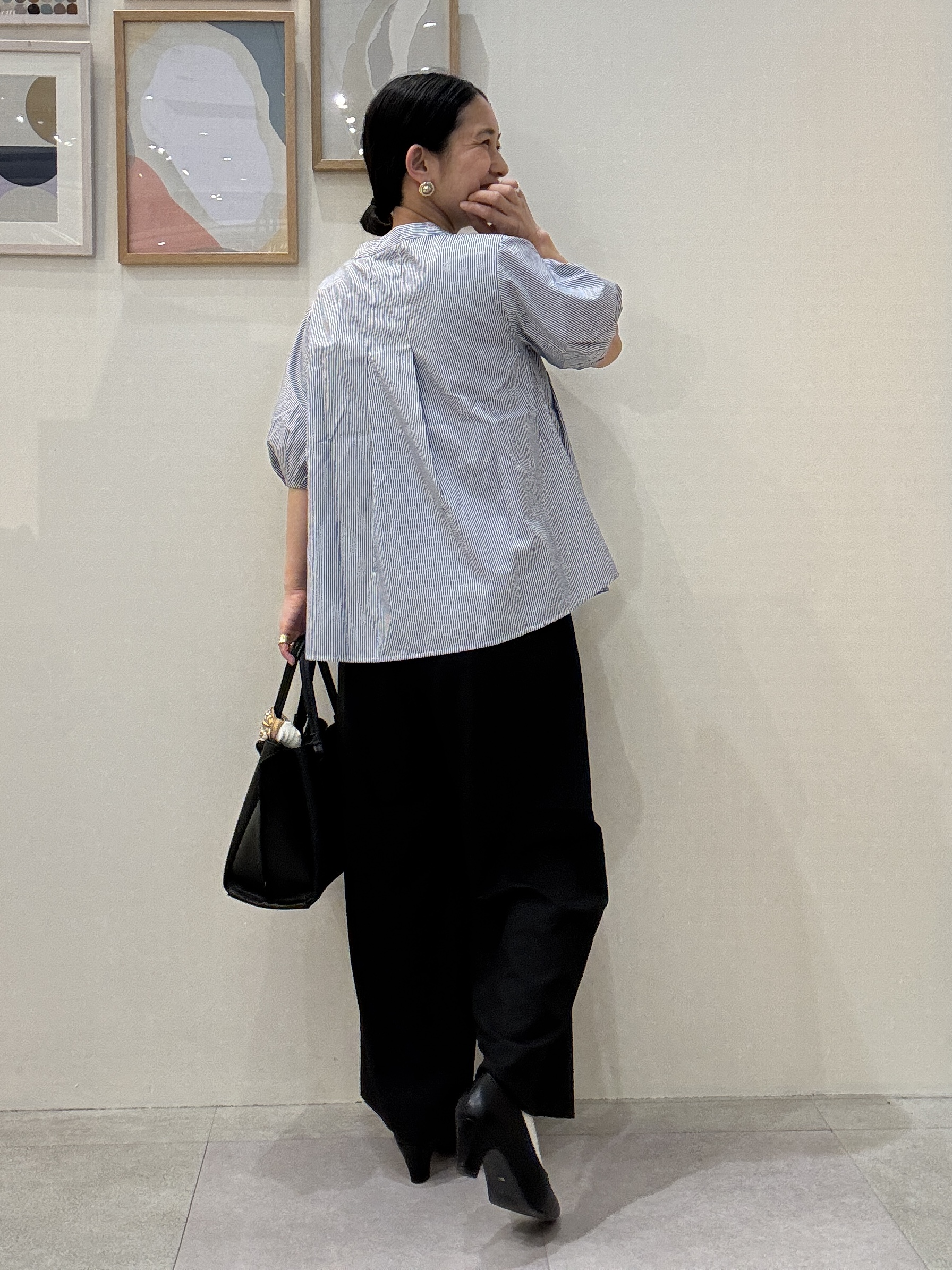 たけぴさんの「SHOO･LA･RUE｜【高レビュー/洗濯後しわになりにくい/インせず着られる】自然に体型カバー 麻調ペプラムブラウス」を使ったコーディネート