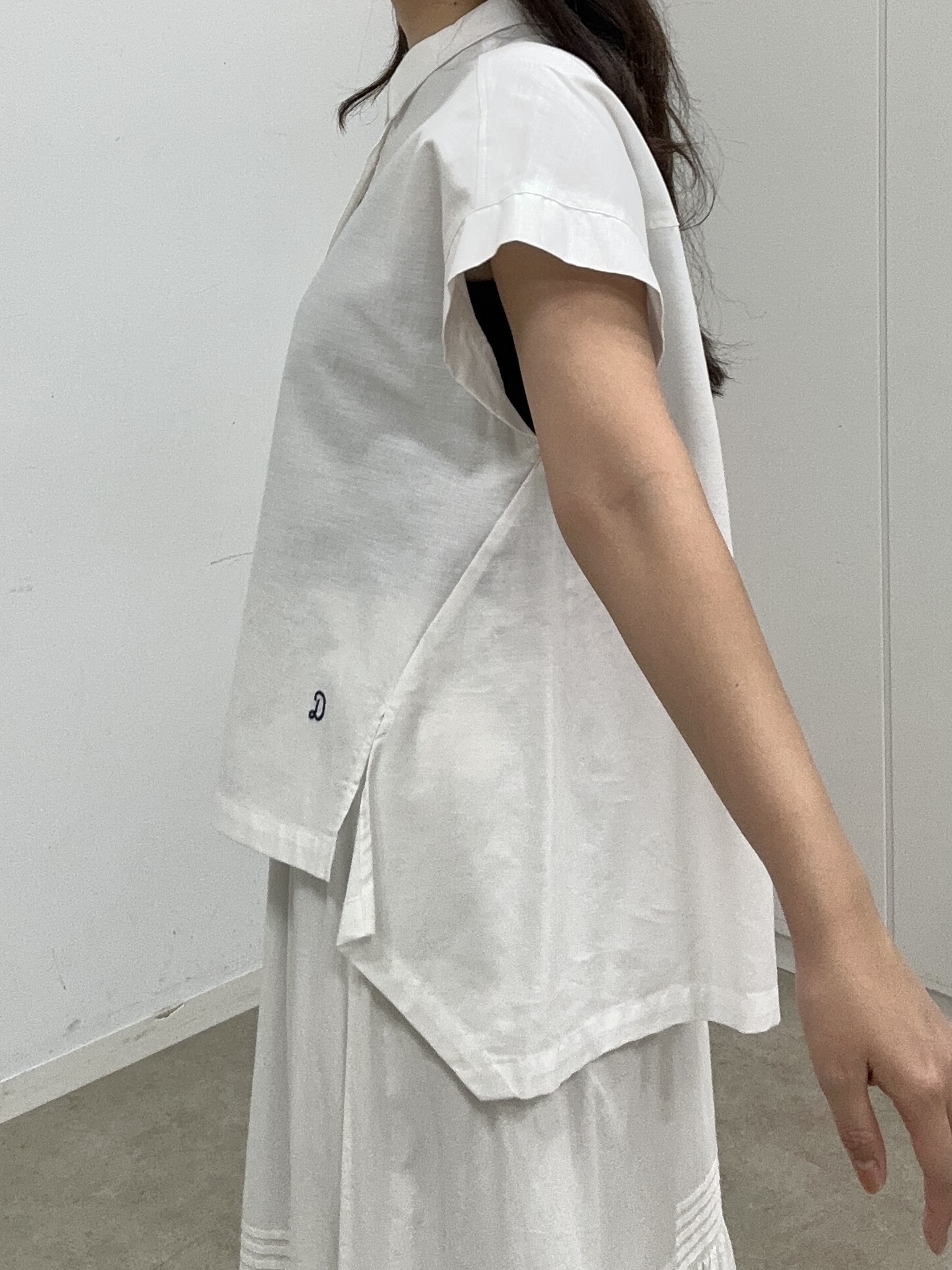 NAさんの「DRESSTERIOR｜【毎年人気/ウォッシャブル】バックフレアオックスシャツ」を使ったコーディネート