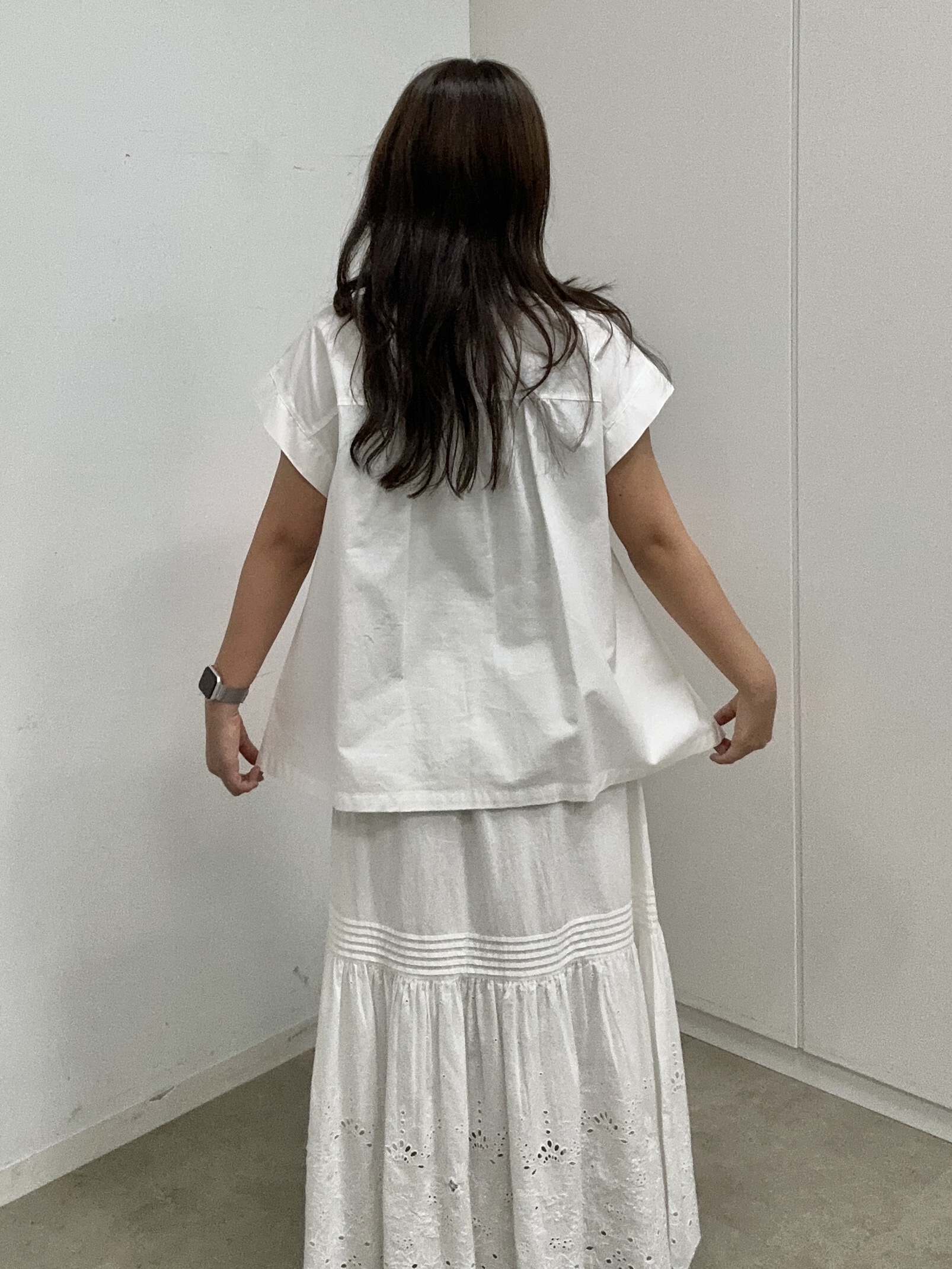NAさんの「DRESSTERIOR｜【毎年人気/ウォッシャブル】バックフレアオックスシャツ」を使ったコーディネート