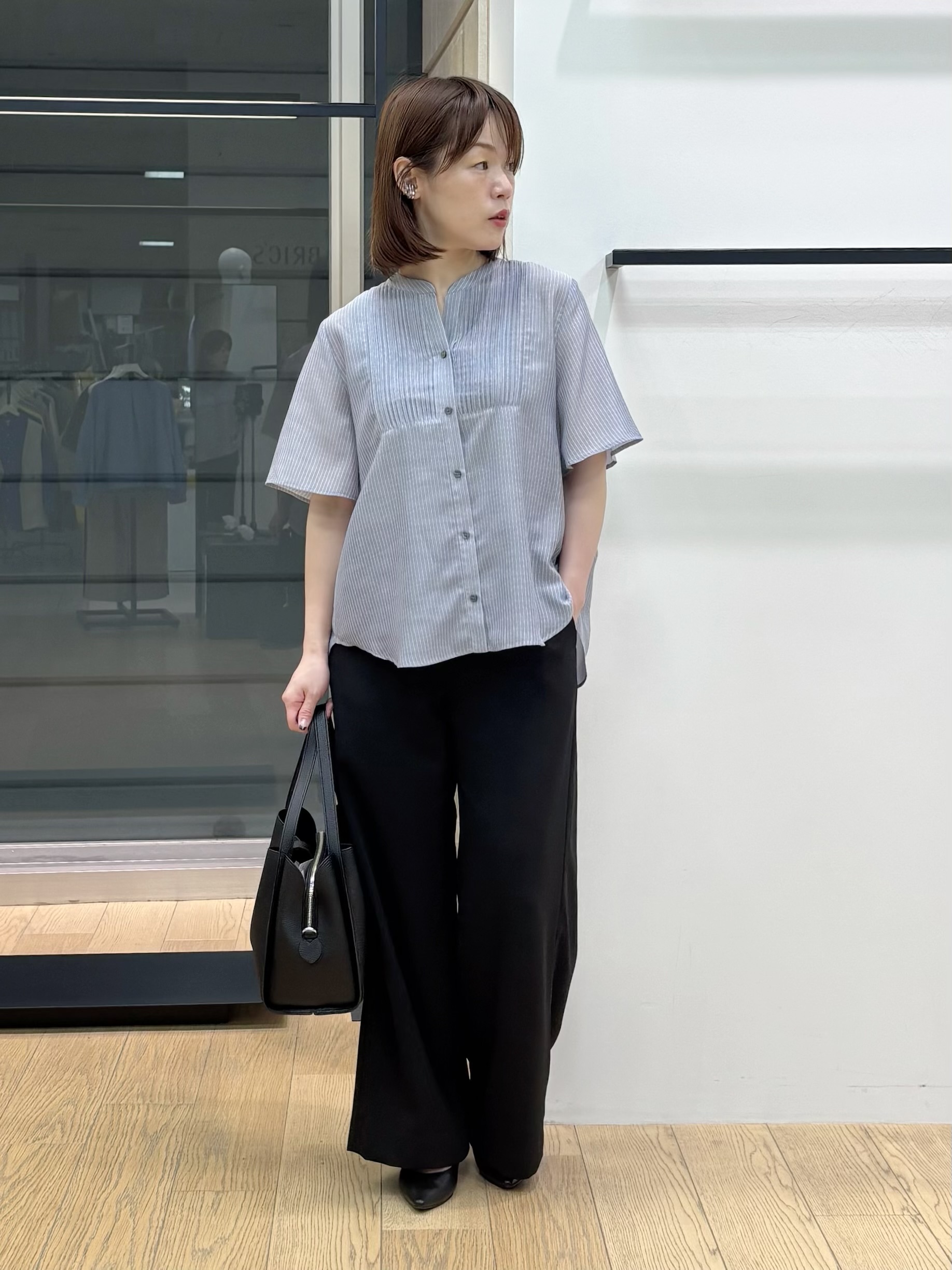 asamiさんの「INDIVI｜【接触冷感/洗える】シアーシャンブレーピンタックブラウス」を使ったコーディネート