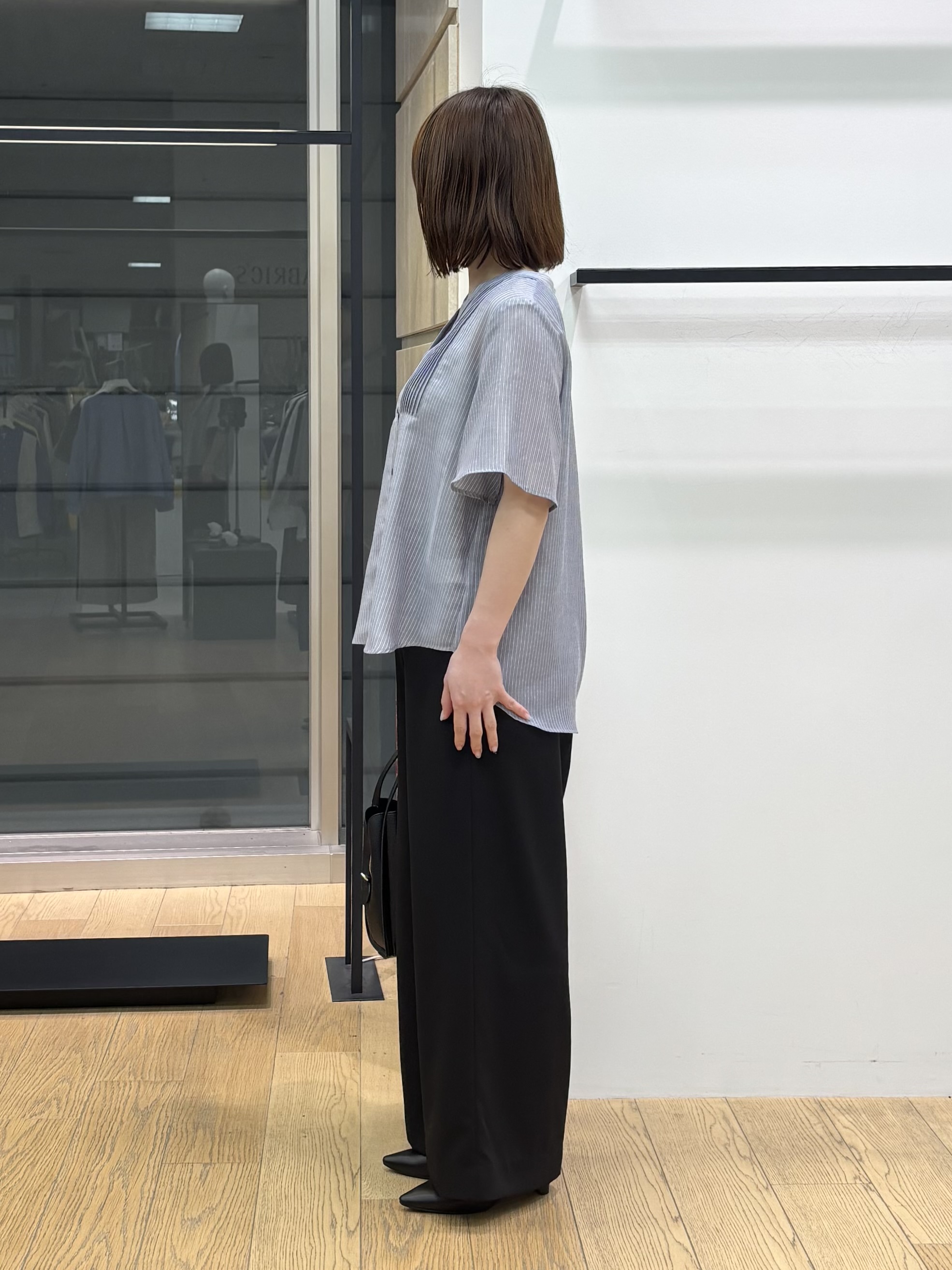 asamiさんの「INDIVI｜【接触冷感/洗える】シアーシャンブレーピンタックブラウス」を使ったコーディネート