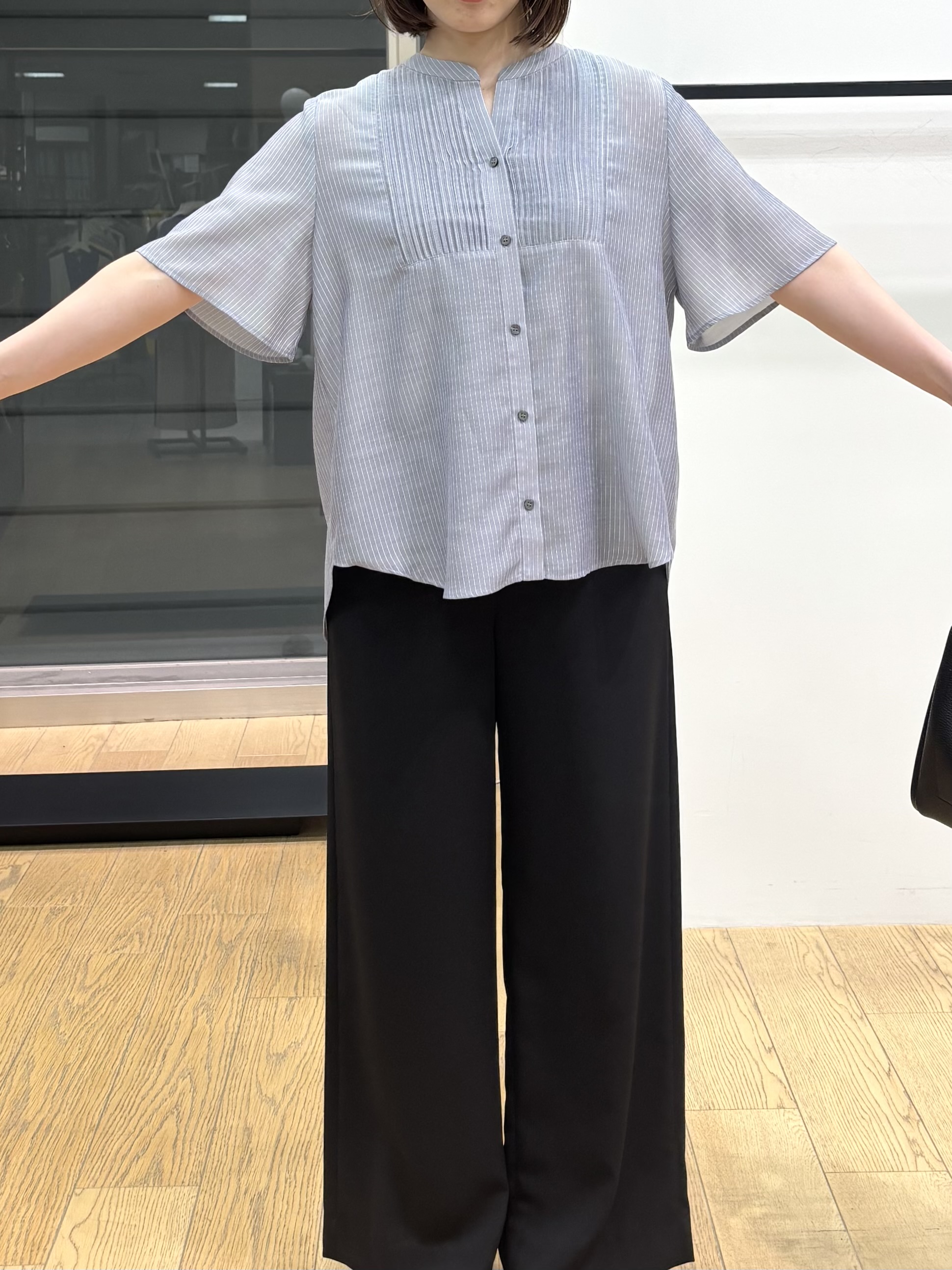 asamiさんの「INDIVI｜【接触冷感/洗える】シアーシャンブレーピンタックブラウス」を使ったコーディネート
